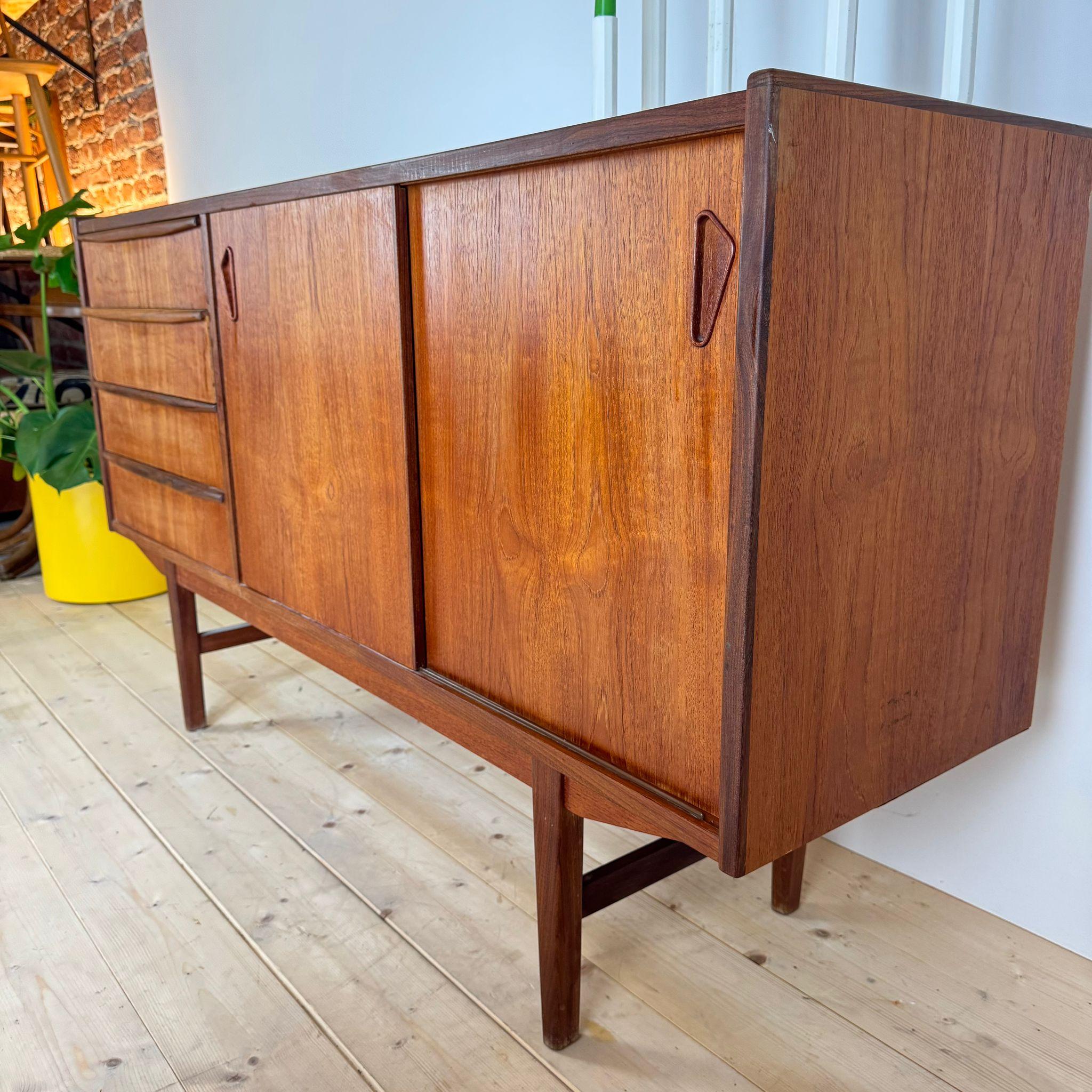 Vintage Anrichte aus Teakholz, Dänemark 1960 im Angebot 4