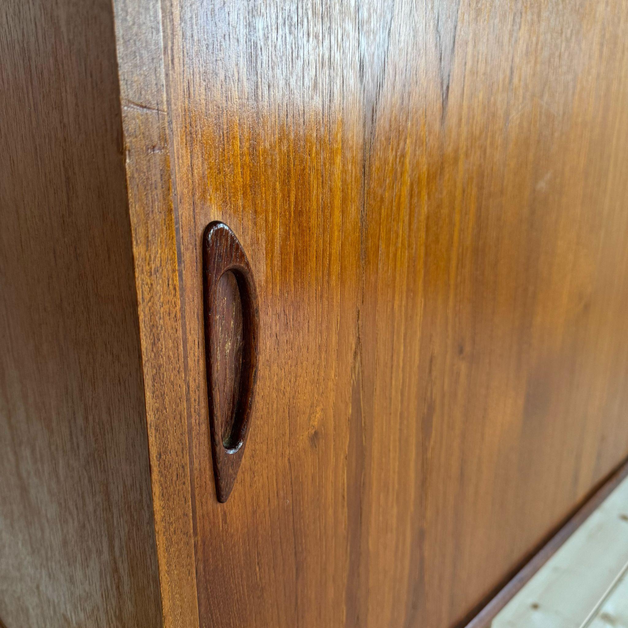 Danish Buffet vintage en teck, Danemark années 1960 en vente