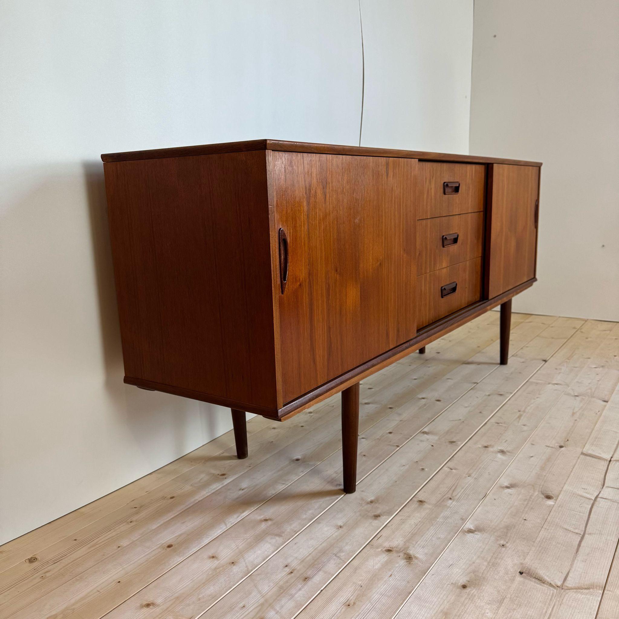 Buffet vintage en teck, Danemark années 1960 Bon état - En vente à Torino, IT