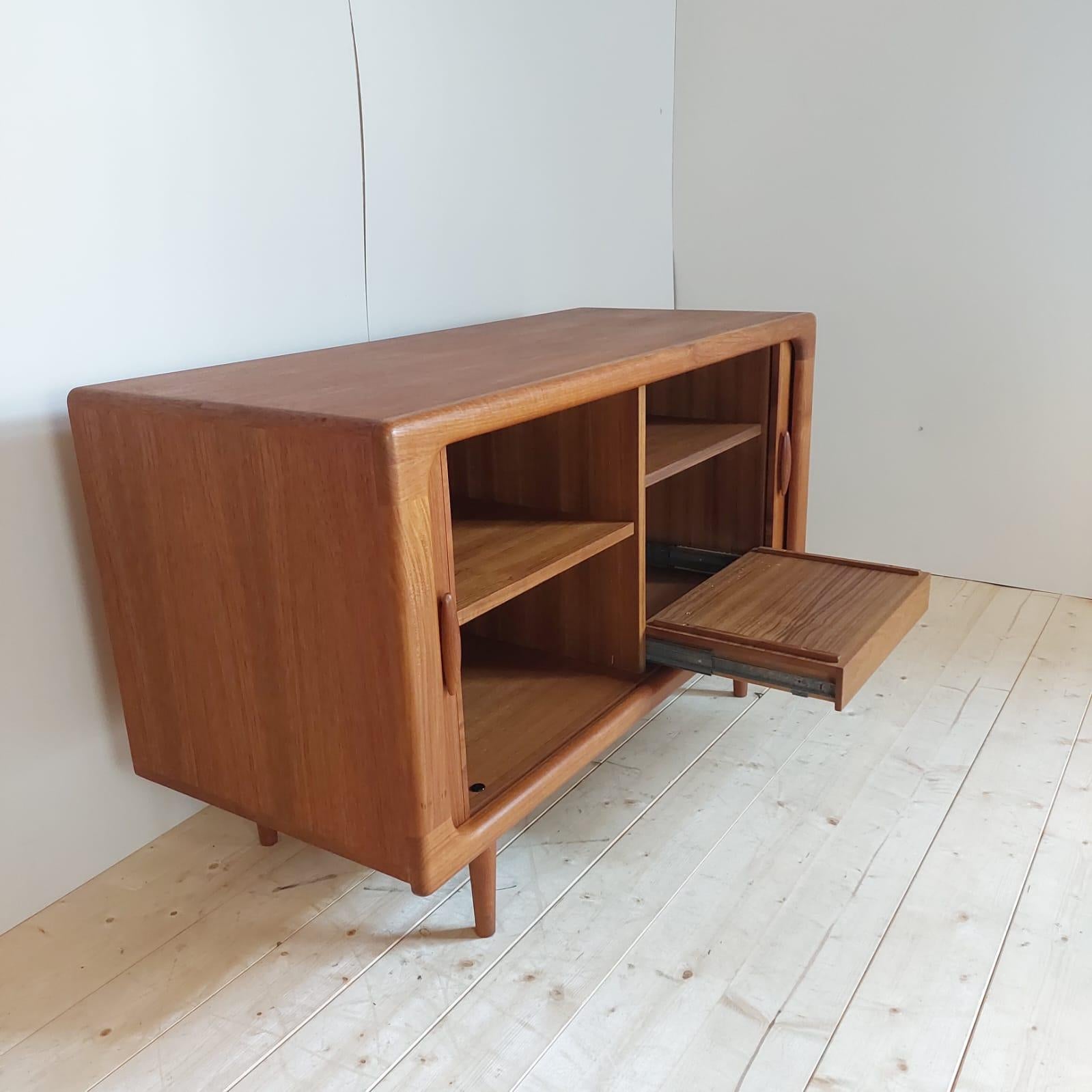 Buffet vintage en teck, Dyrlund, Danemark années 1960 Excellent état - En vente à Torino, IT