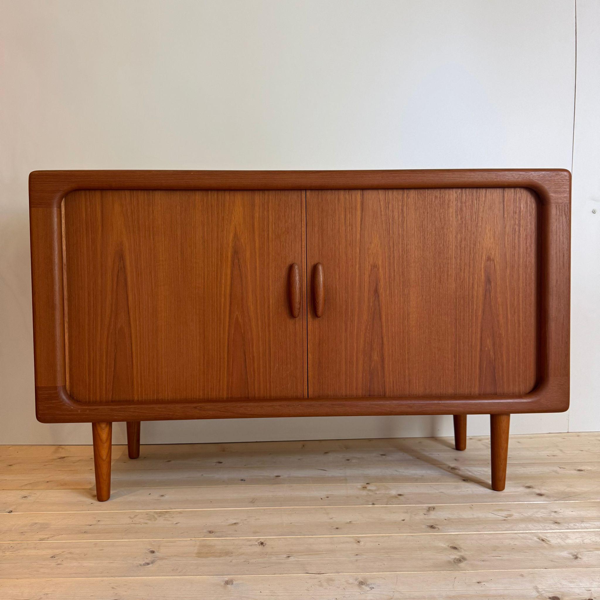 Vintage sideboard in teak, Dyrlund, Denmark 1960s en Bueno estado para la venta en Torino, IT