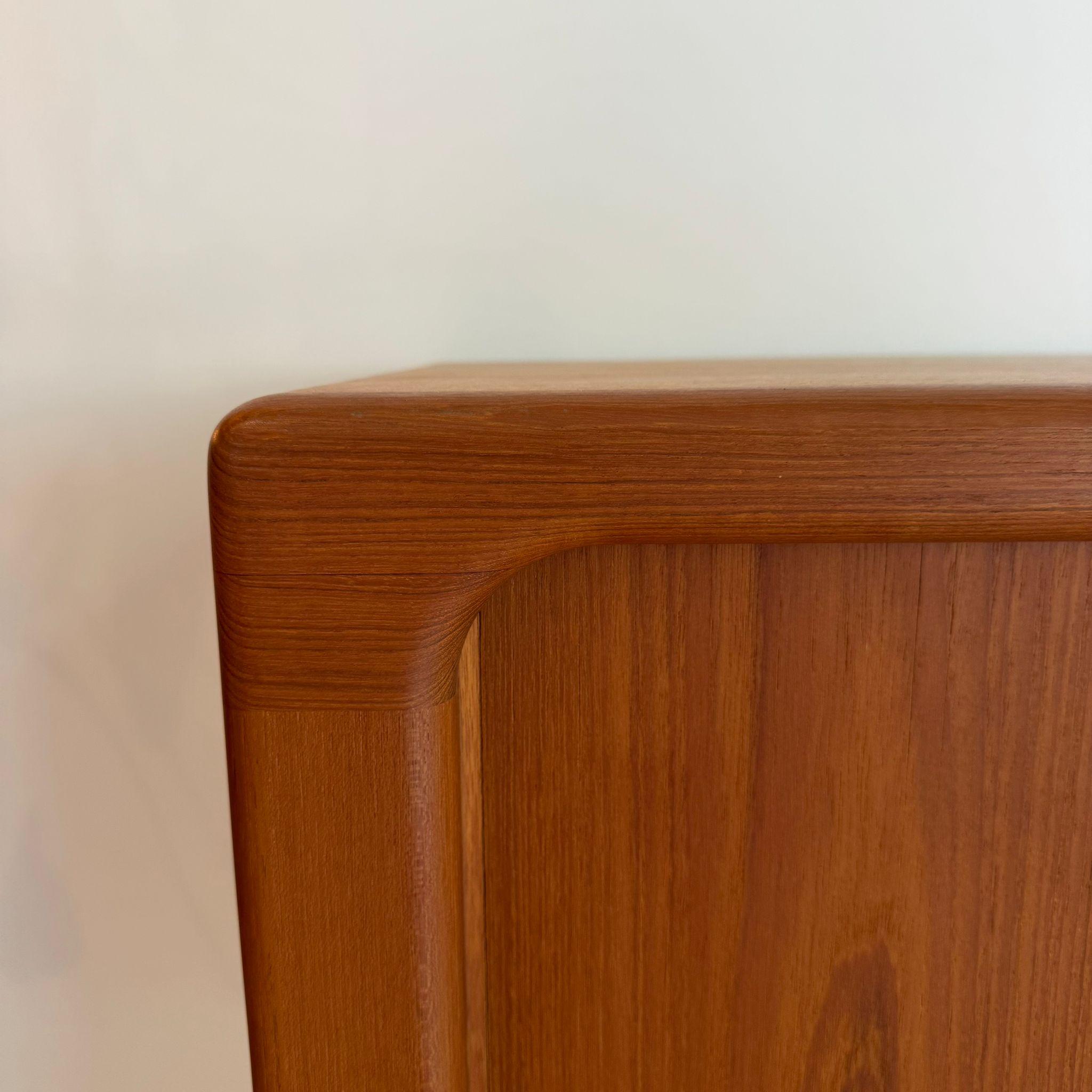 Vintage sideboard in teak, Dyrlund, Denmark 1960s Mid-20th Century en venta