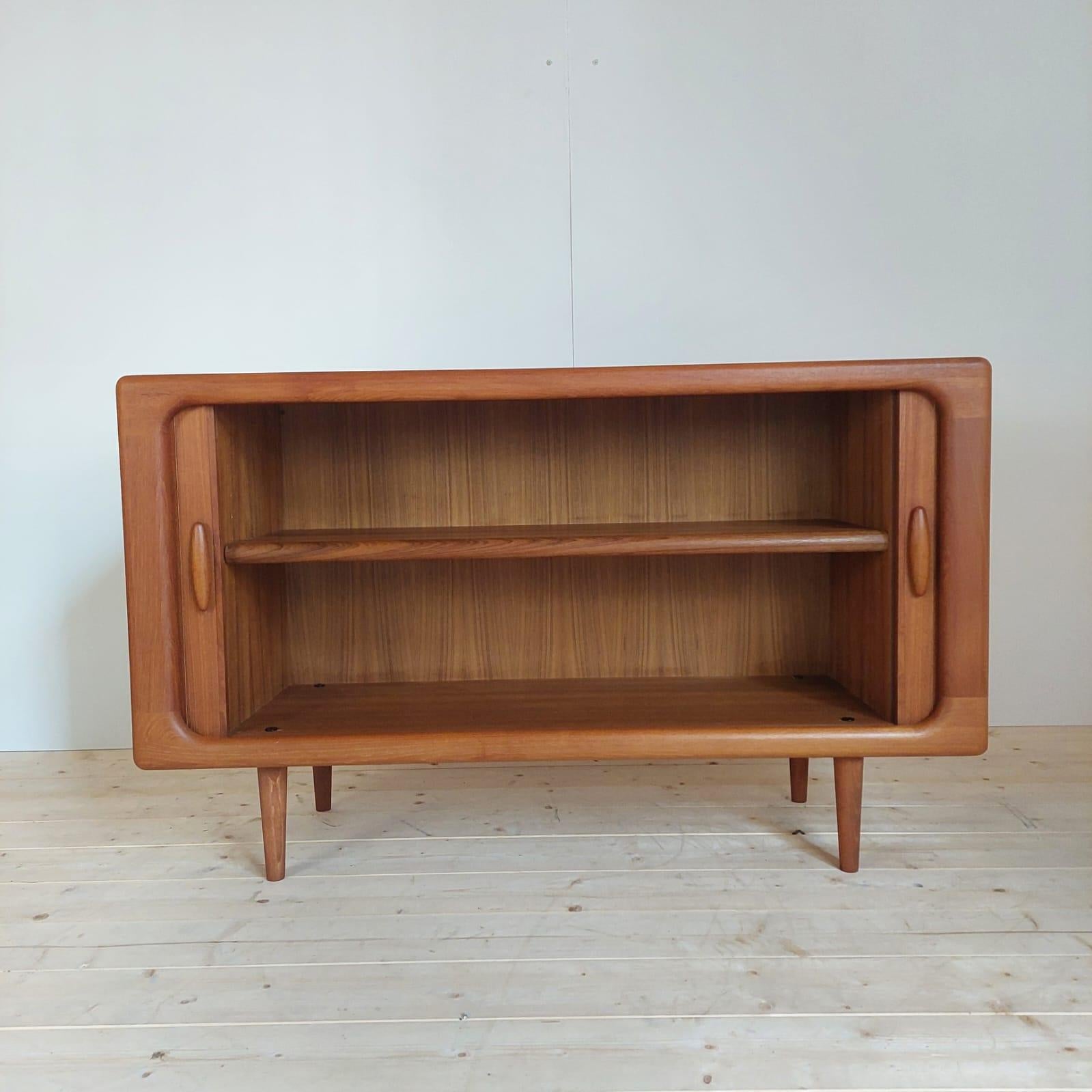Milieu du XXe siècle Buffet vintage en teck, Dyrlund, Danemark années 1960
