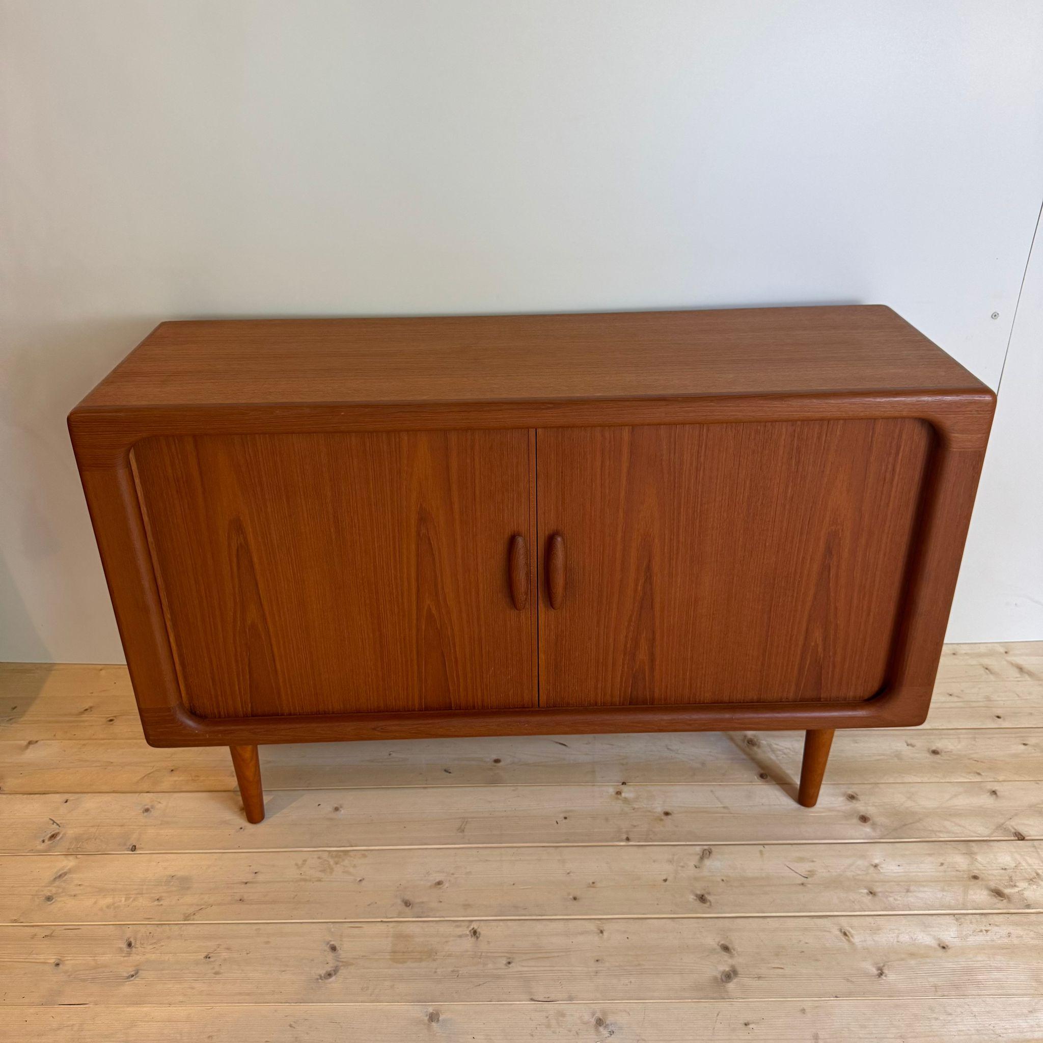 Vintage sideboard in teak, Dyrlund, Denmark 1960s Teca en venta