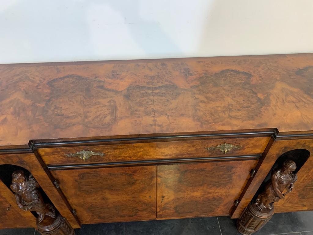 Vintage Sideboard in Walnut Root with Sculptures on the Front, 1920s For Sale 11