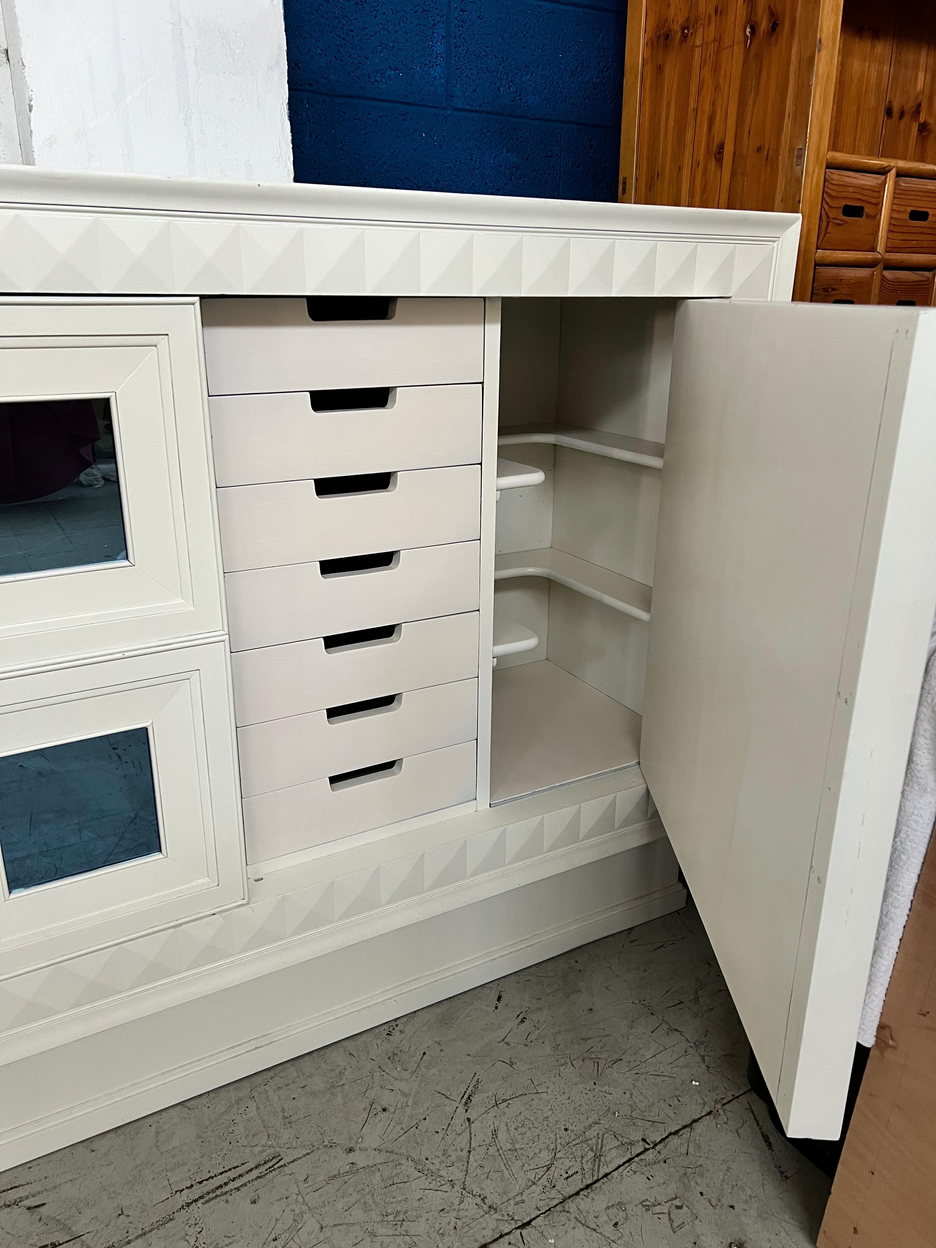 Italian White Sideboard  and Light Blue Mirror Att. to Paolo Buffa For Sale 7