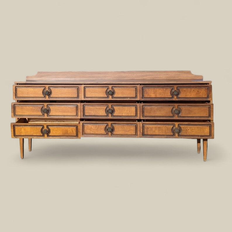 Vintage Sideboard, Mid Century, Unique Dresser, Cabinet, Credenza, 9 Drawers, Storage, Asian Inspired, Walnut, Laminate Top

Vintage from the 1960s
Measurements: 92