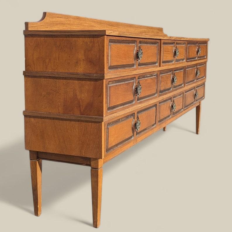 Sconosciuto Credenza vintage, metà secolo, comò unico, mobile, 9 cassetti, buffet in vendita
