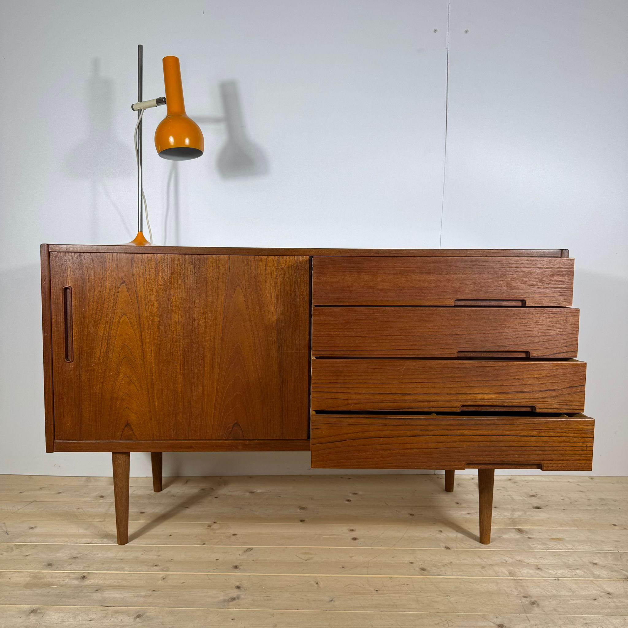 Vintage sideboard, Nils Jonsson for Troeds, Denmark 1960 For Sale 3