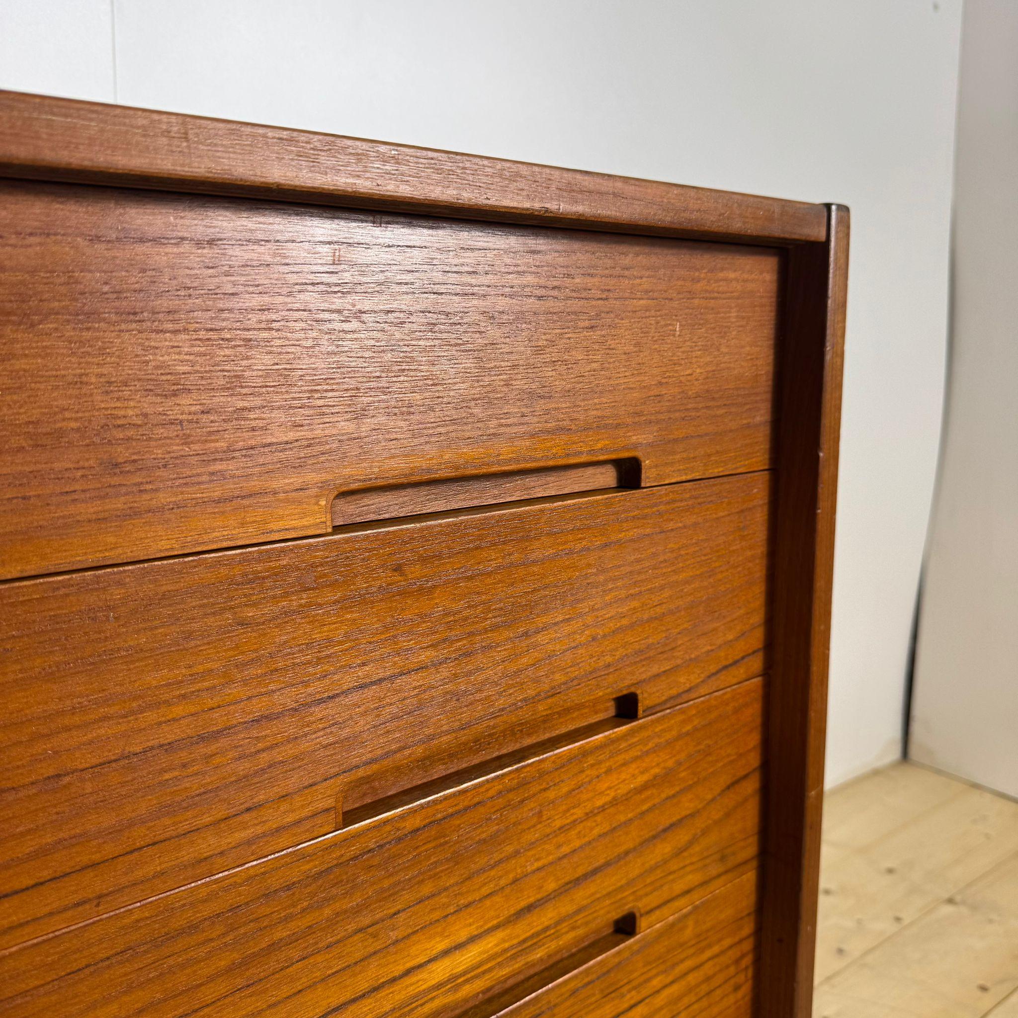 Vintage sideboard, Nils Jonsson for Troeds, Denmark 1960 For Sale 2