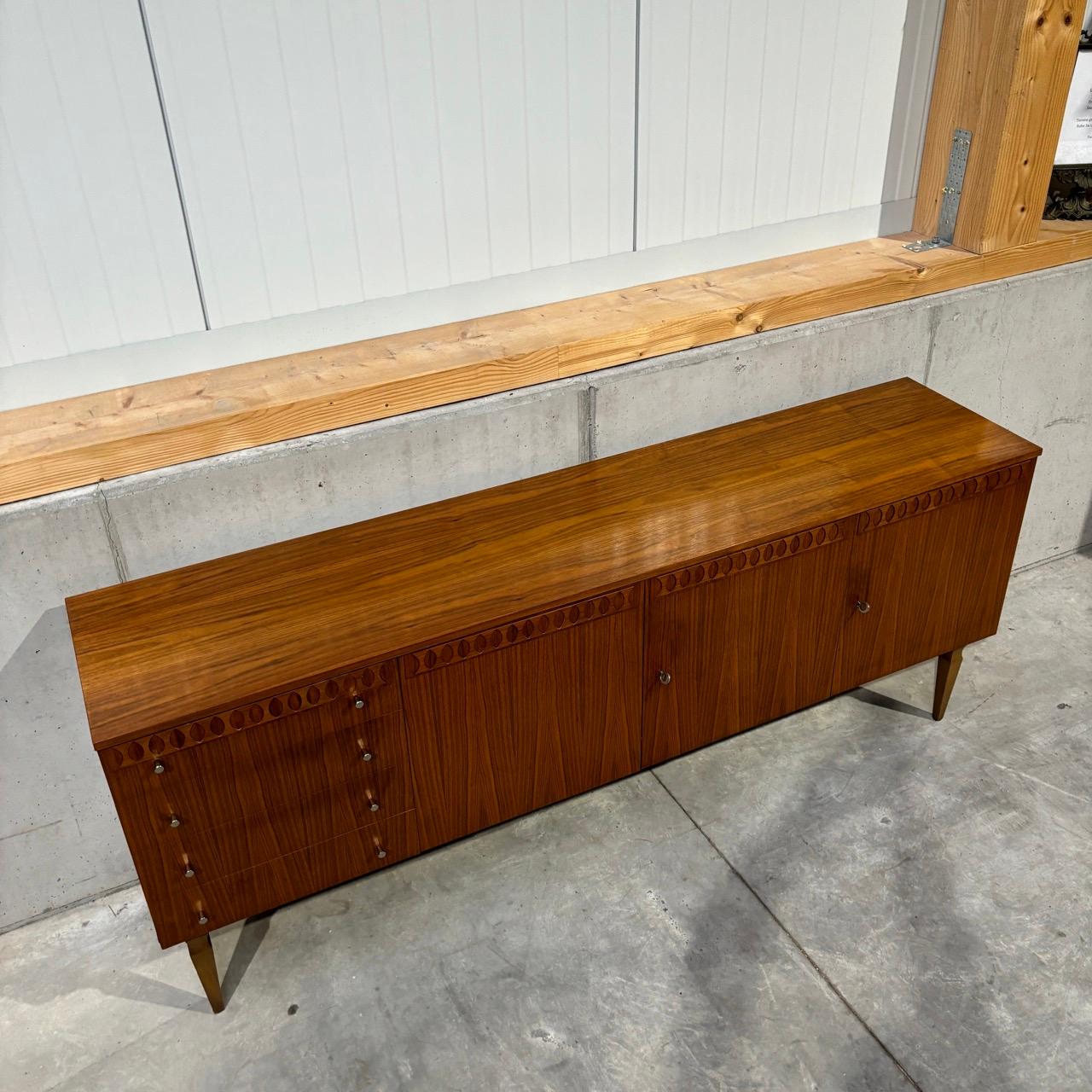 Buffet Vintage Royal Board Sweden 1975  Palissandre en vente 1