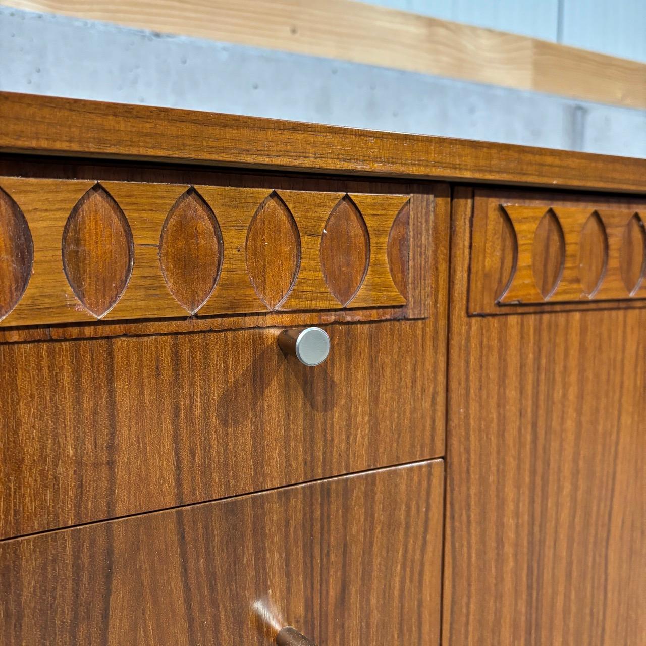 Buffet Vintage Royal Board Sweden 1975  Palissandre en vente 4