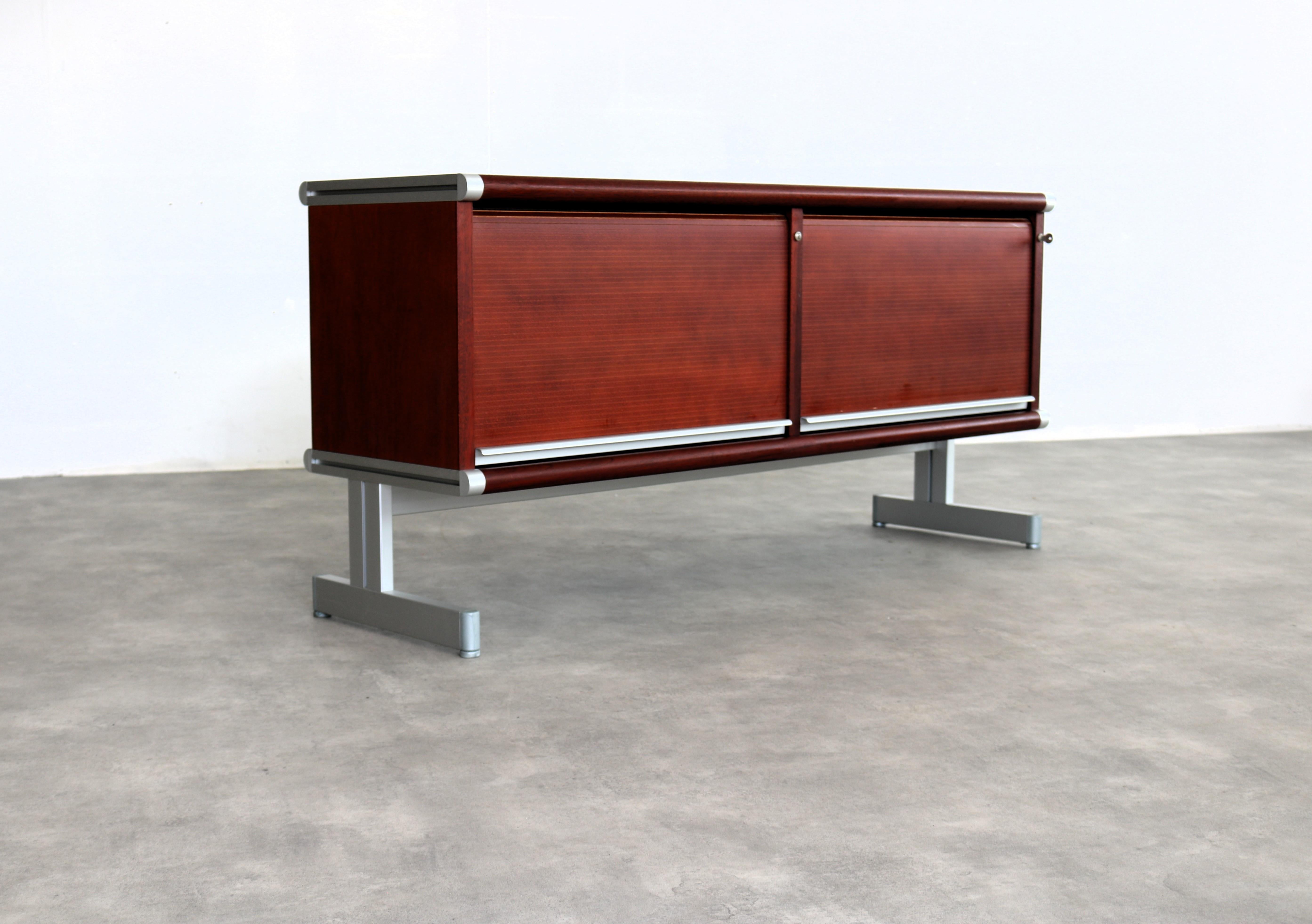 Buffet vintage  buffet  mobilier de bureau  1970s en vente 4