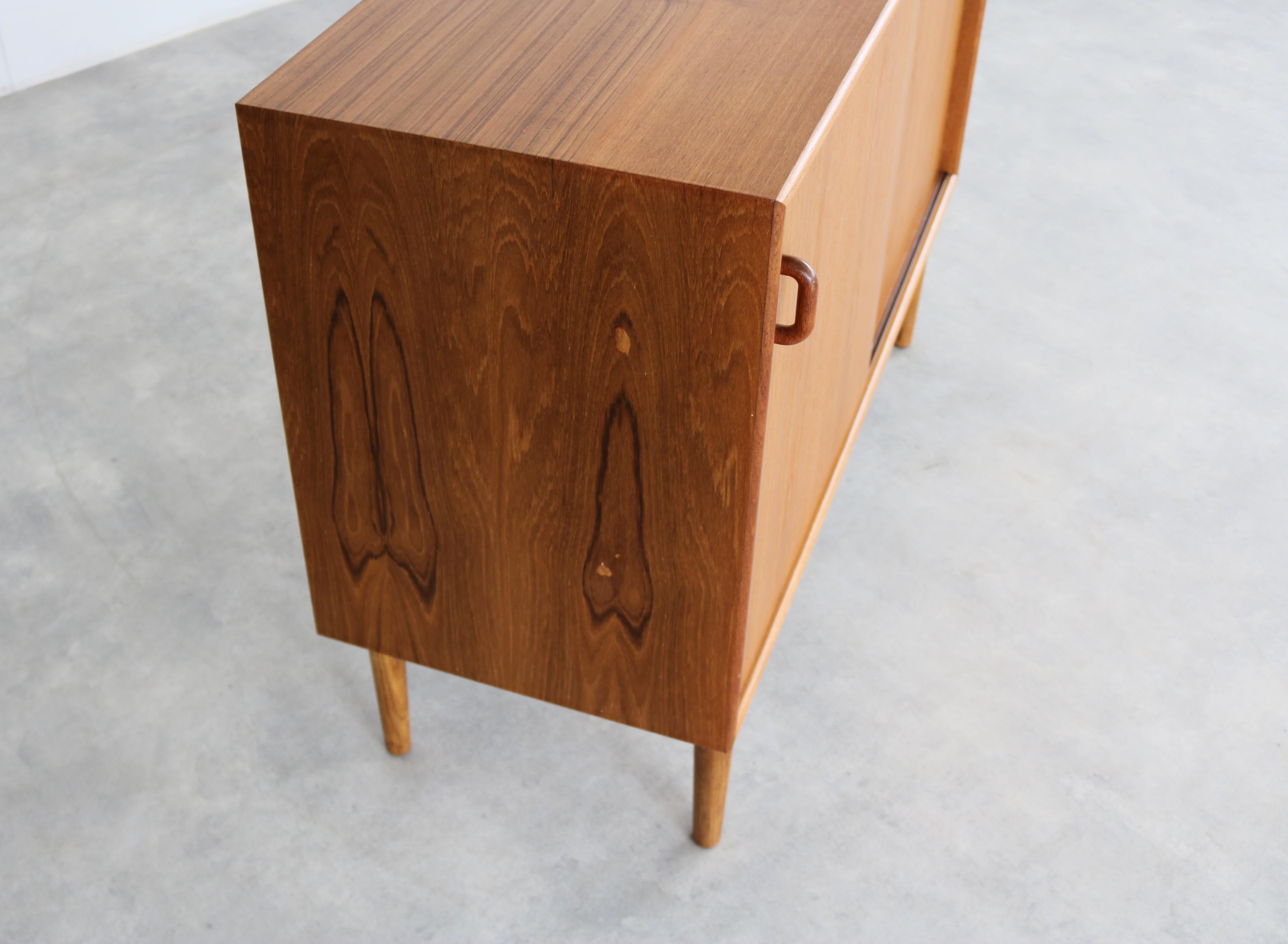 Metà XX secolo credenza vintage  credenza  Teak  1960s in vendita