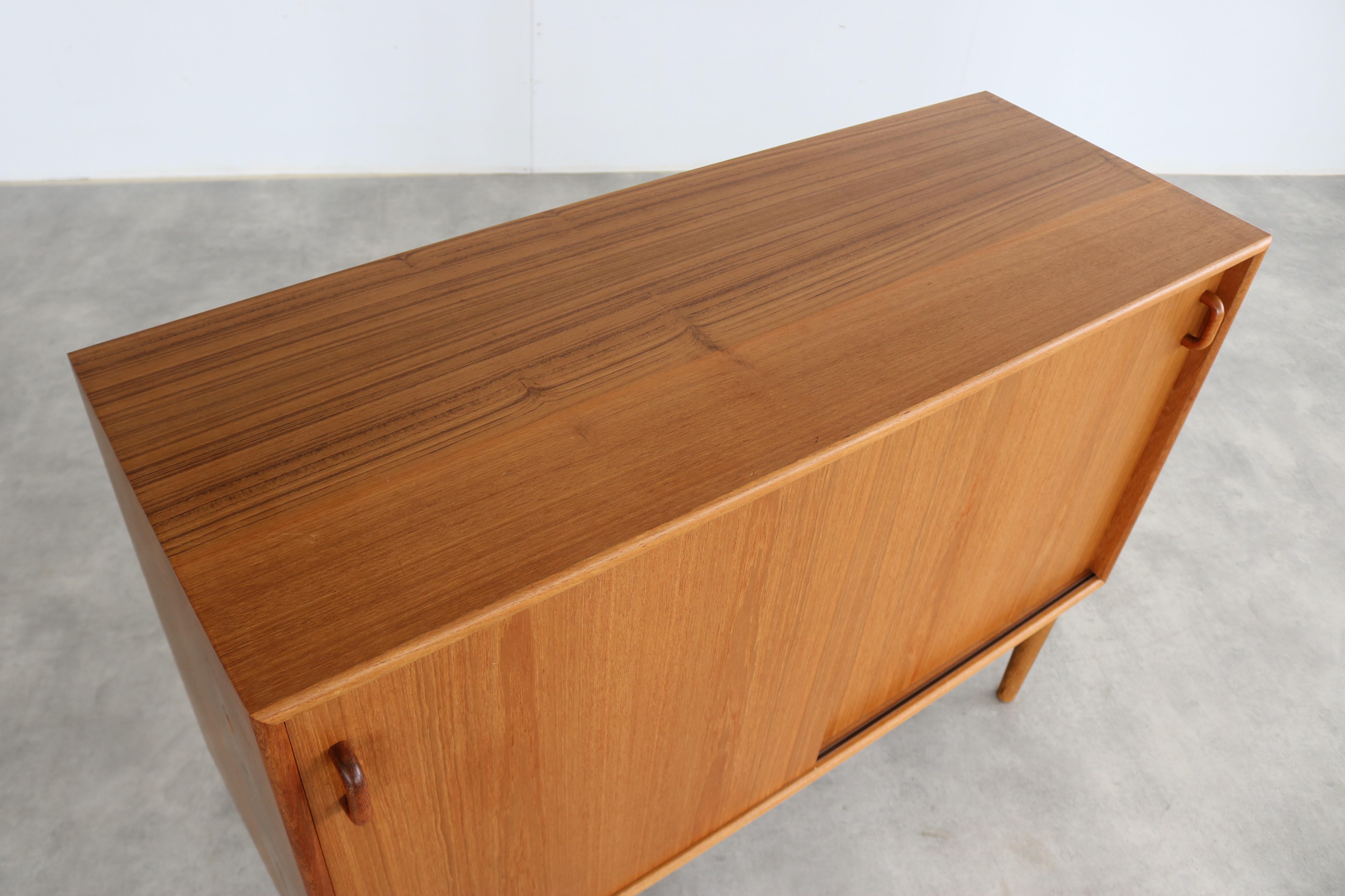 credenza vintage  credenza  Teak  1960s in vendita 1