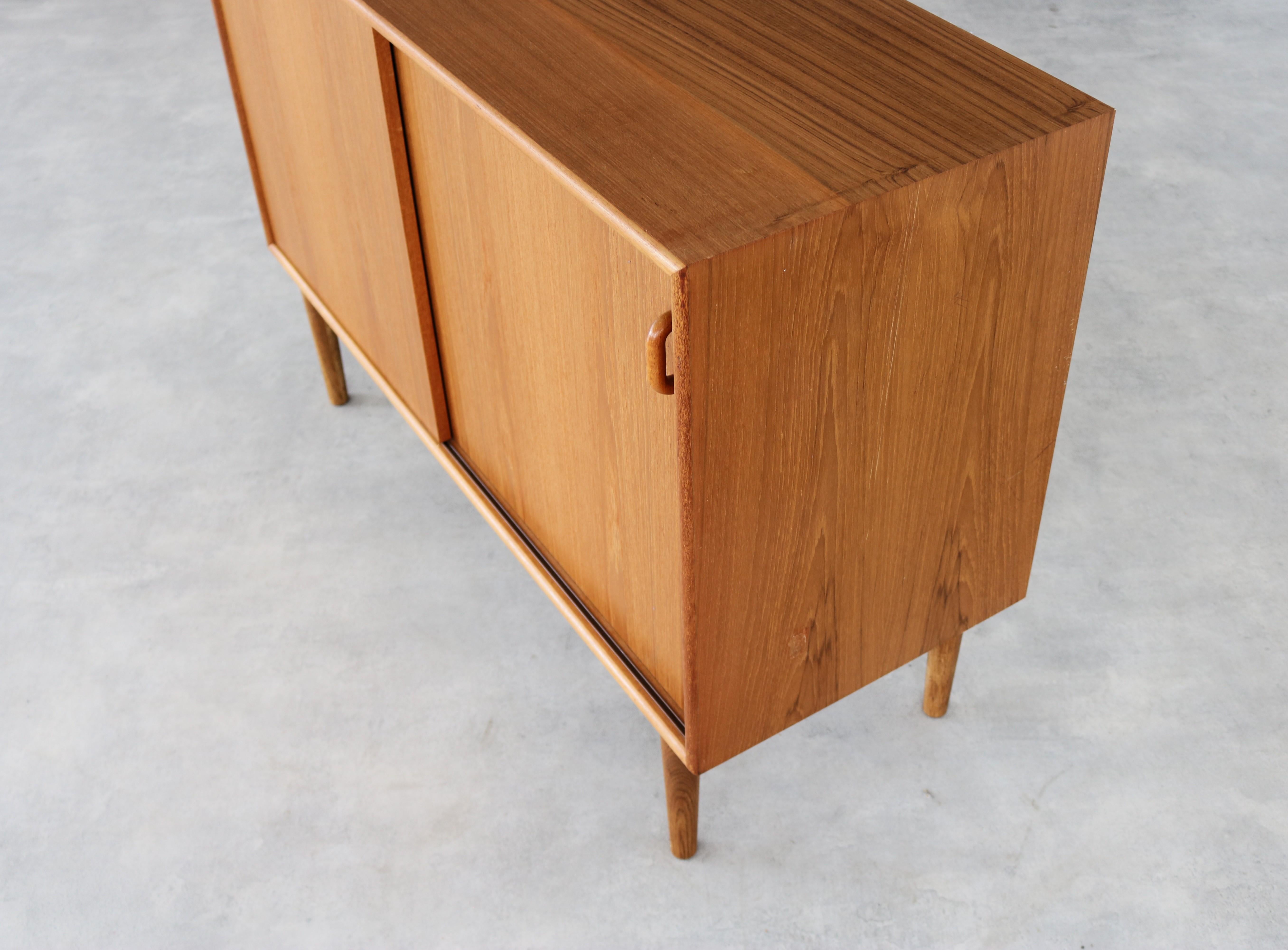 credenza vintage  credenza  Teak  1960s in vendita 2