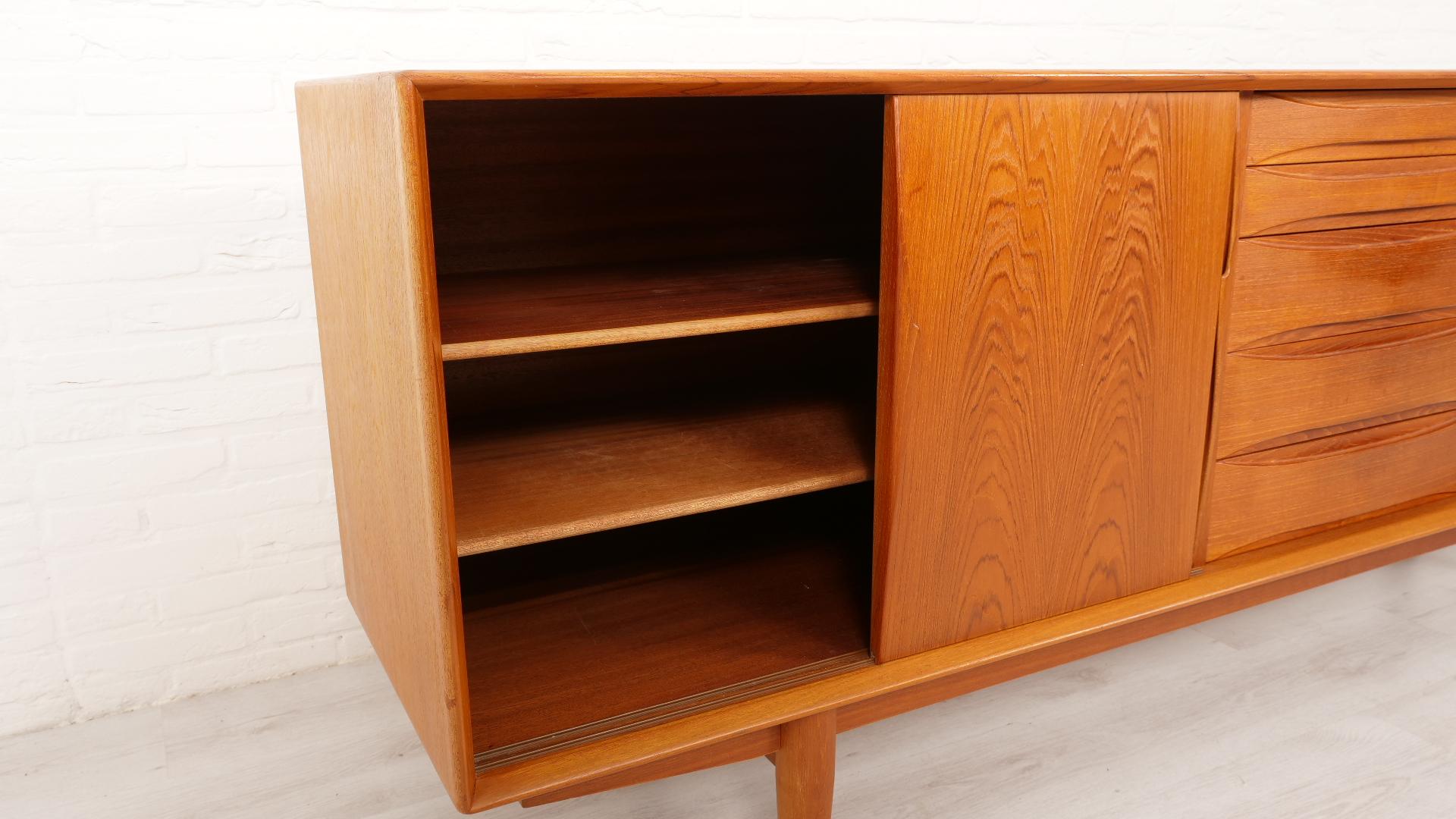 Vintage sideboard  Teak  Arne Vodder  Dyrlund  220 cm For Sale 4