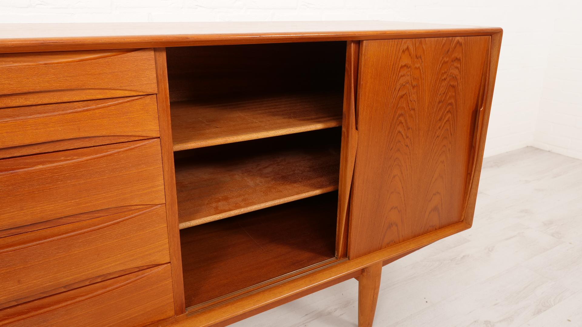 Vintage sideboard  Teak  Arne Vodder  Dyrlund  220 cm For Sale 5