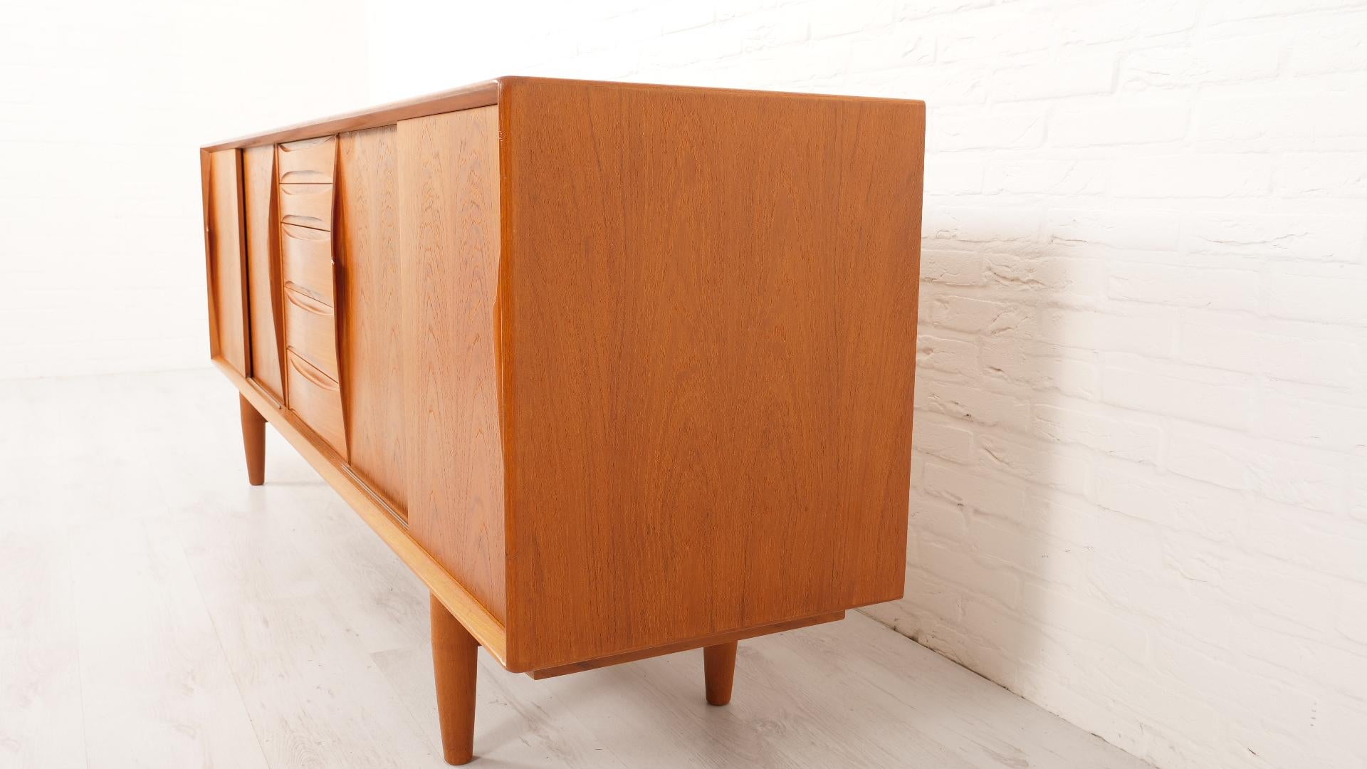 Vintage sideboard  Teak  Arne Vodder  Dyrlund  220 cm For Sale 11