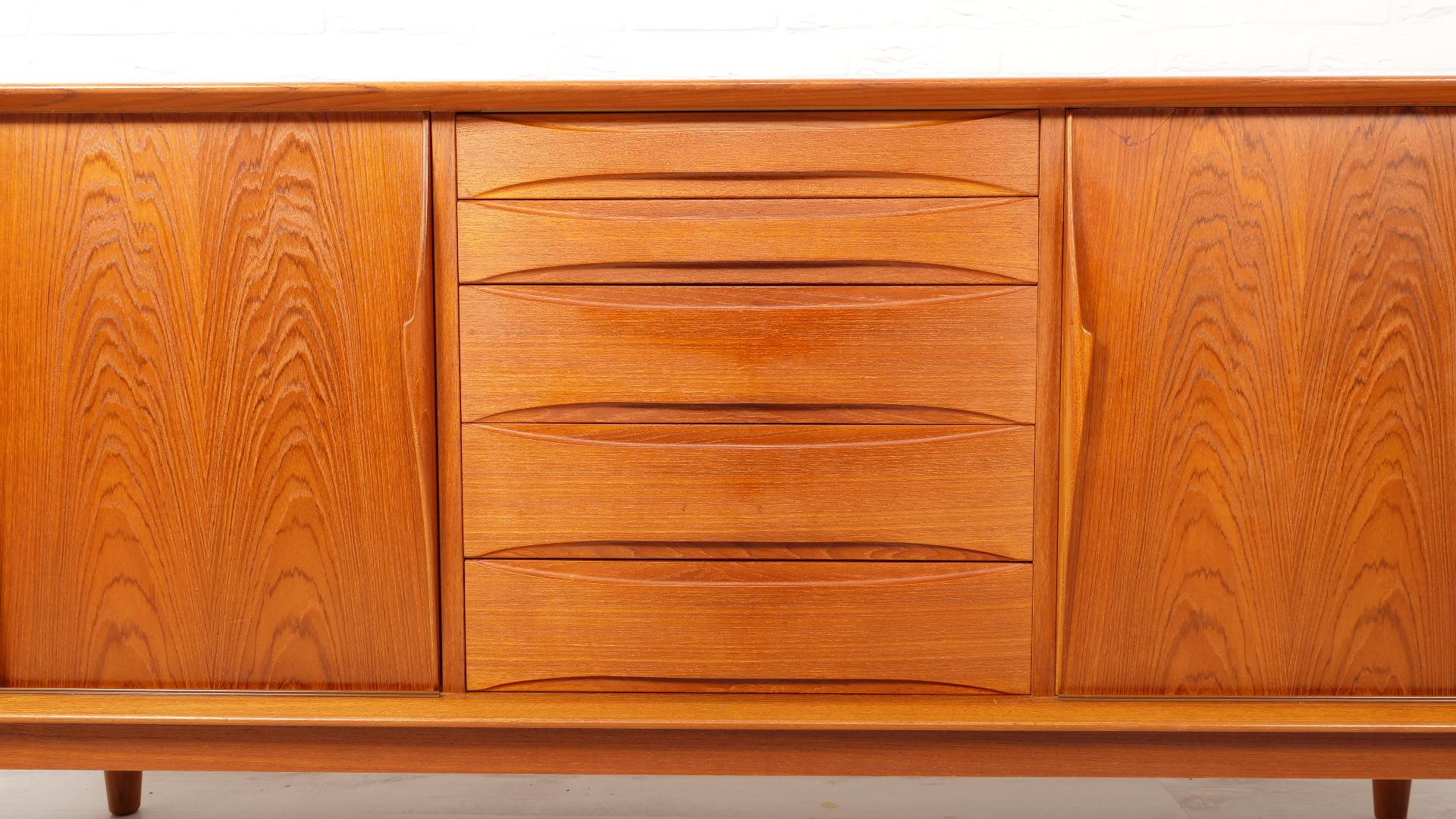 Vintage sideboard  Teak  Arne Vodder  Dyrlund  220 cm For Sale 2