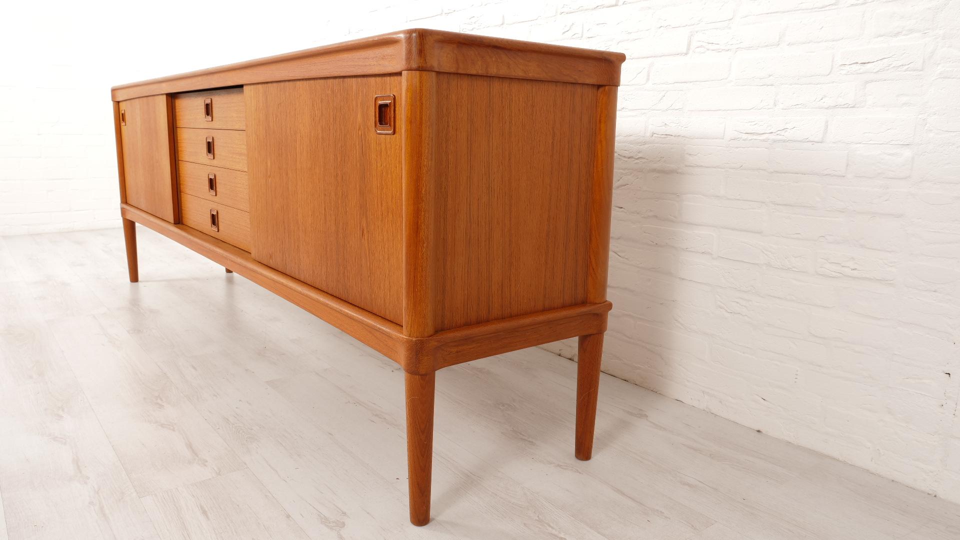 Milieu du XXe siècle Buffet vintage  Teck  Bramin  H.W. Klein  225 cm en vente