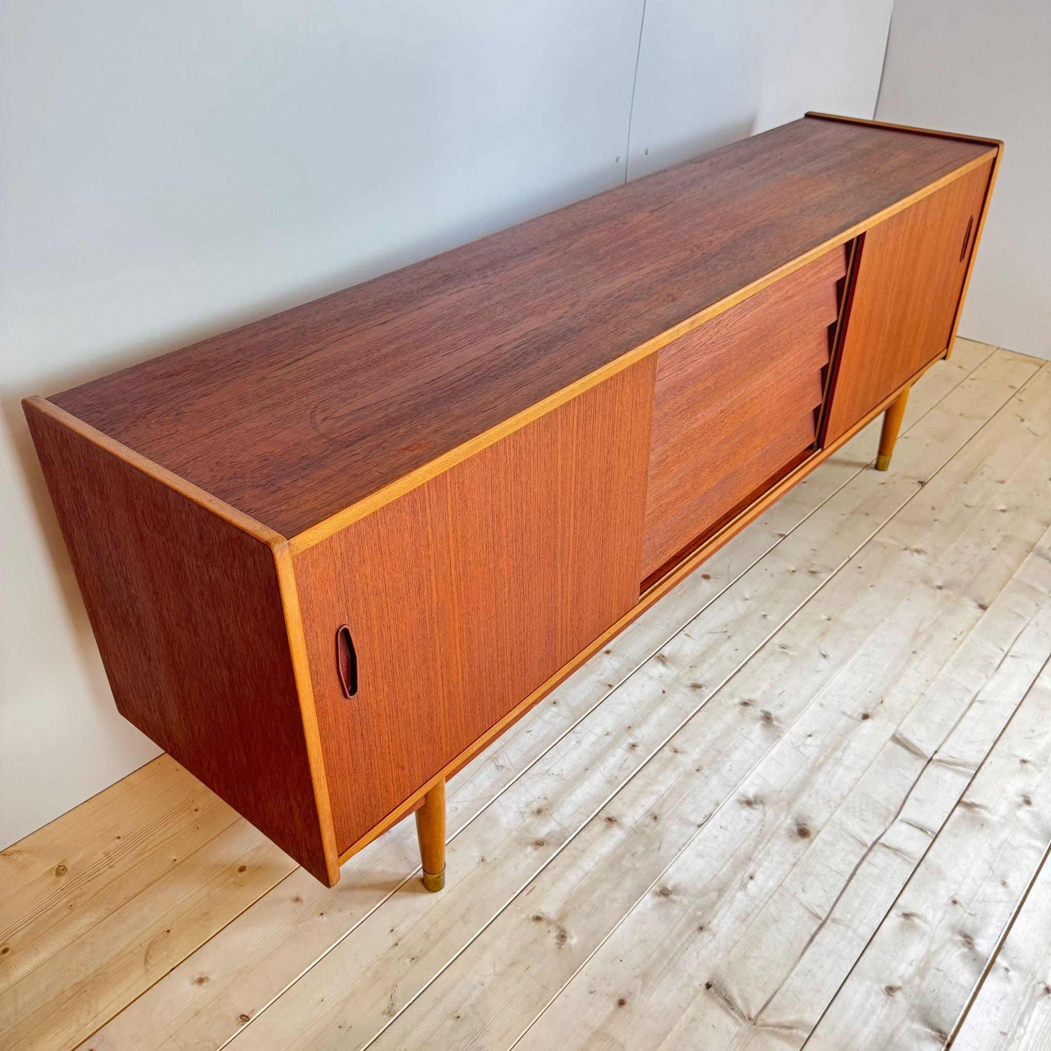 Swedish Vintage sideboard 'Trio', Nils Jonsson for Hugo Troeds, Sweden 1960s For Sale