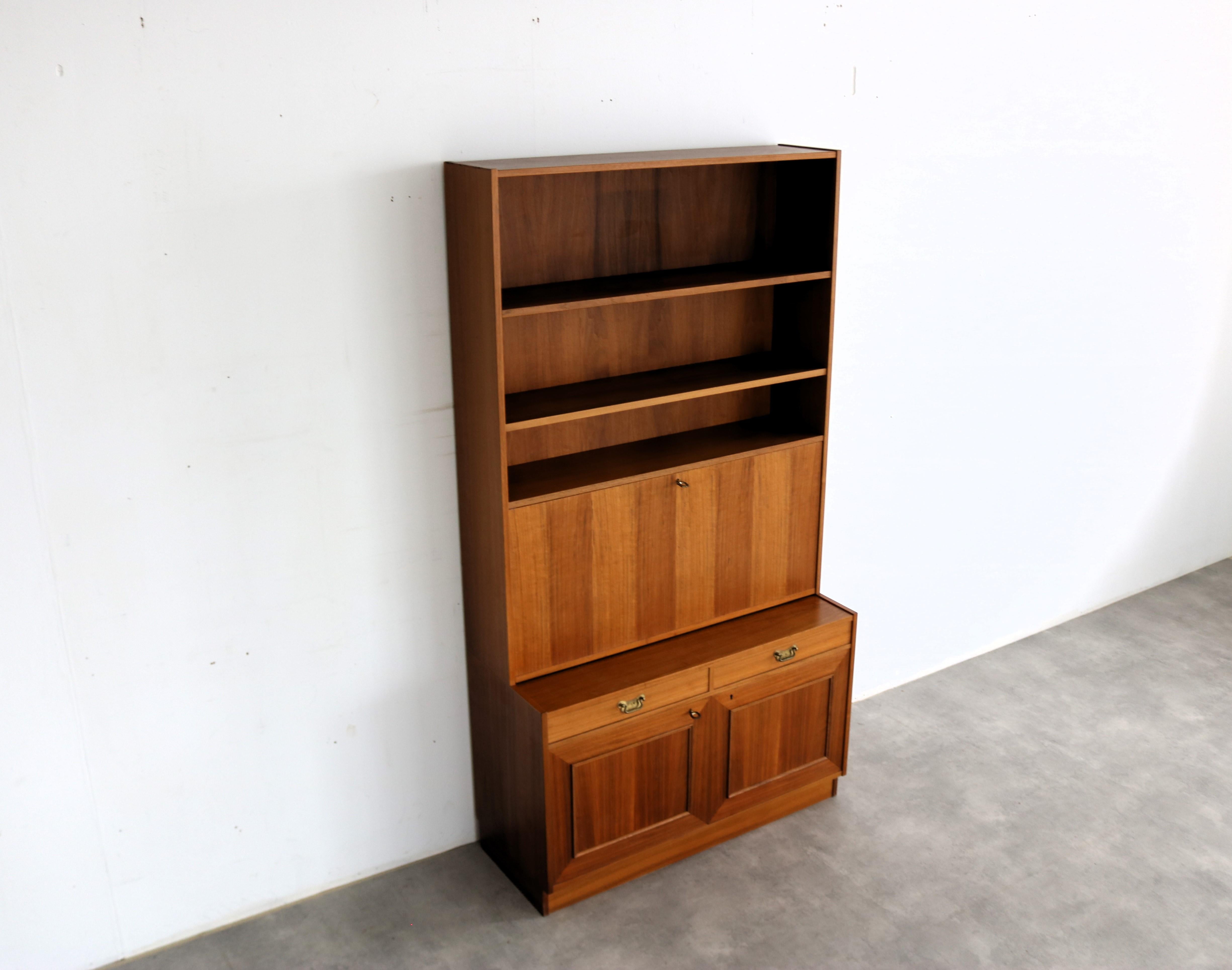 credenza vintage  armadio a muro  60s  Svedese in vendita 6
