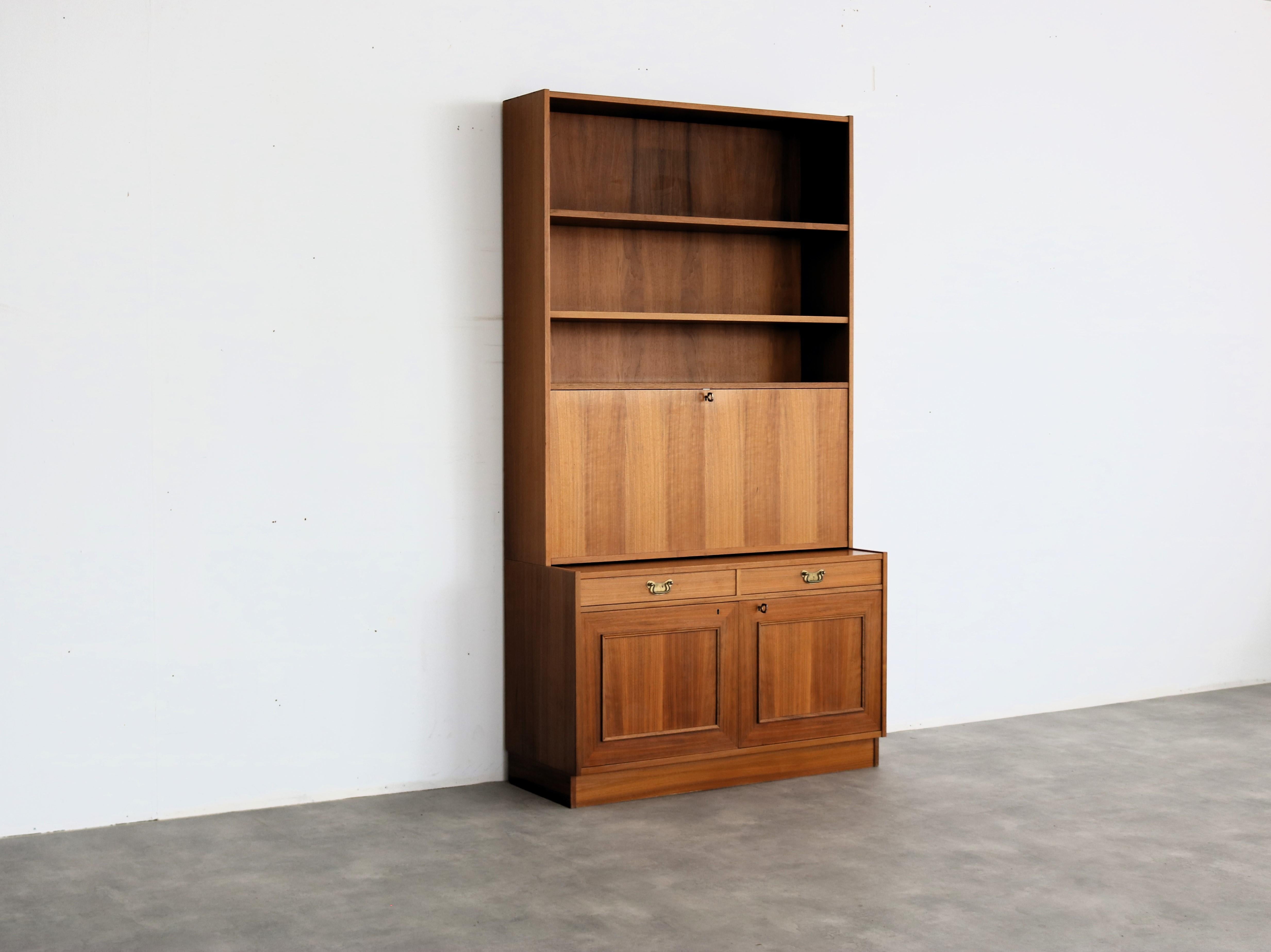 credenza vintage  armadio a muro  60s  Svedese In condizioni buone in vendita a Lemmer, NL