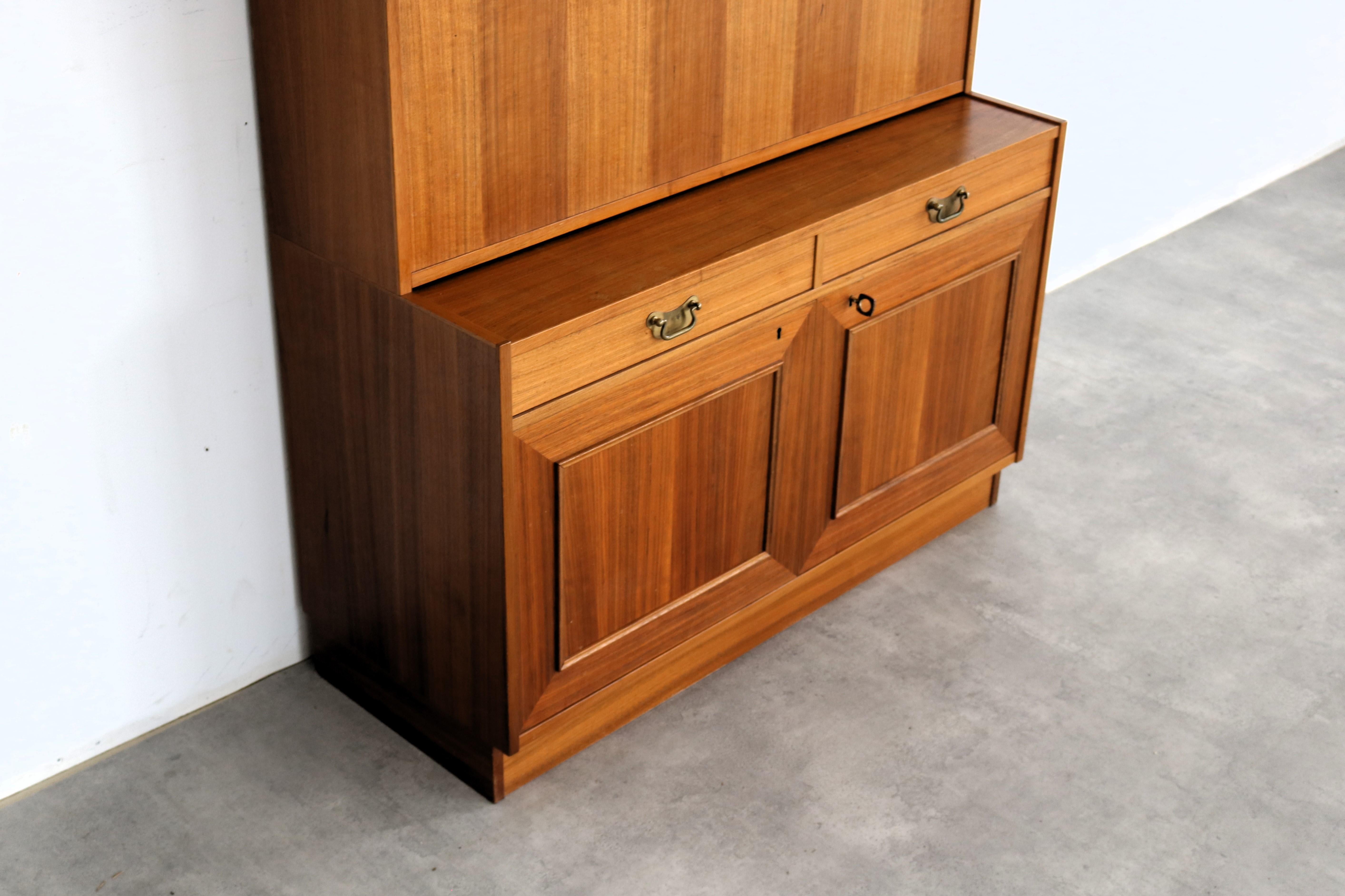 Metà XX secolo credenza vintage  armadio a muro  60s  Svedese in vendita