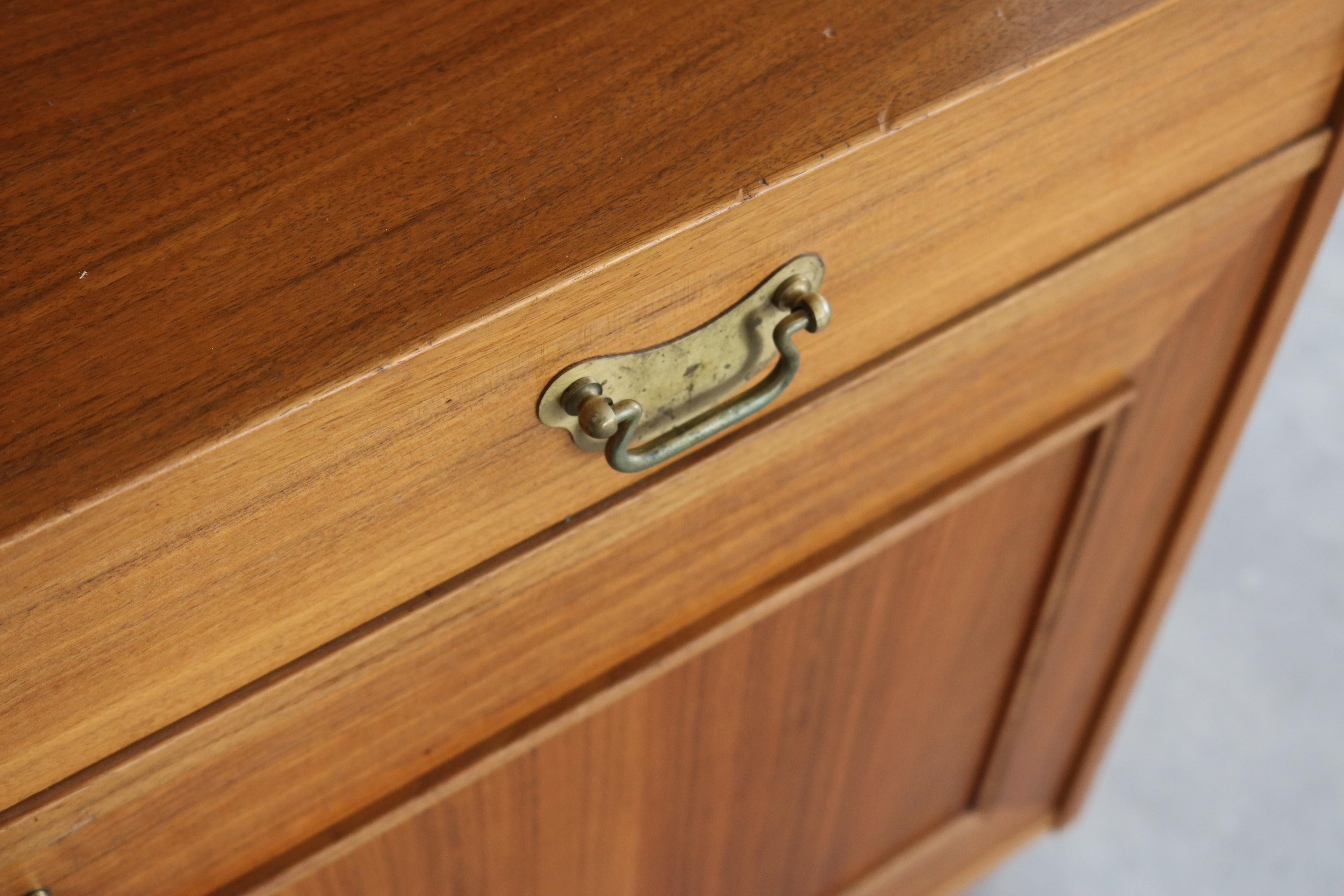 credenza vintage  armadio a muro  60s  Svedese in vendita 1