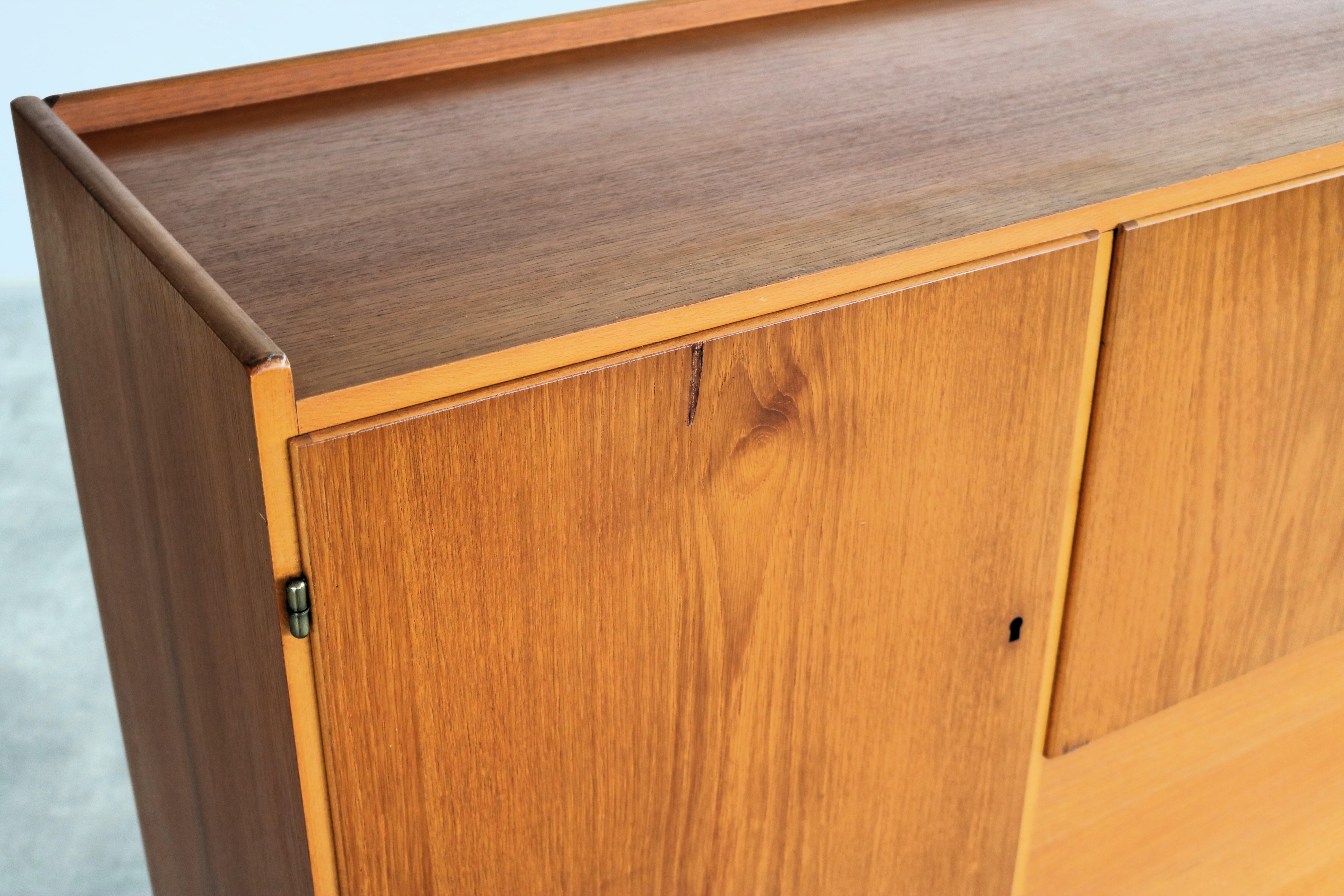 aparador vintage  armario de pared  60s  Sueco en venta 1