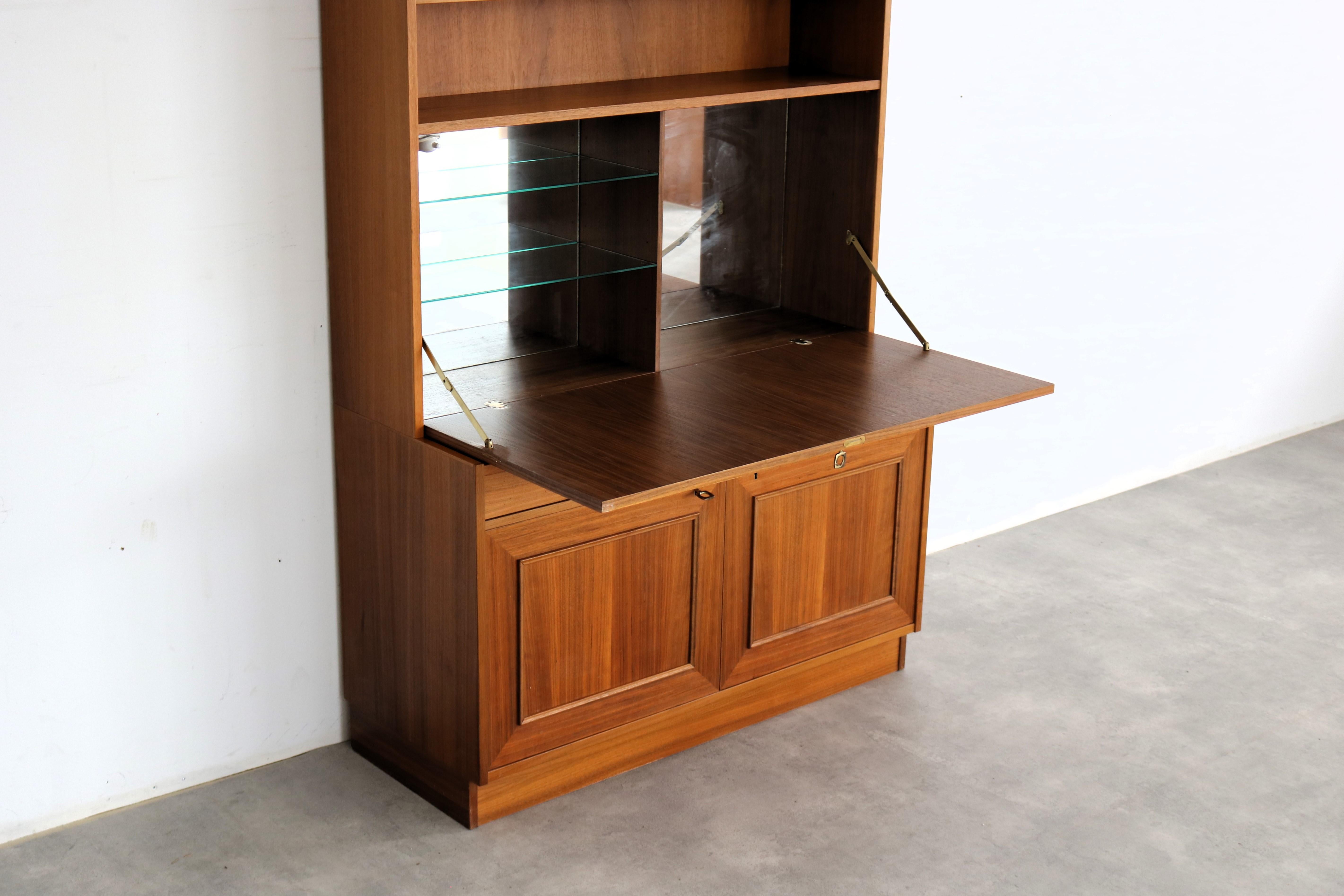credenza vintage  armadio a muro  60s  Svedese in vendita 3