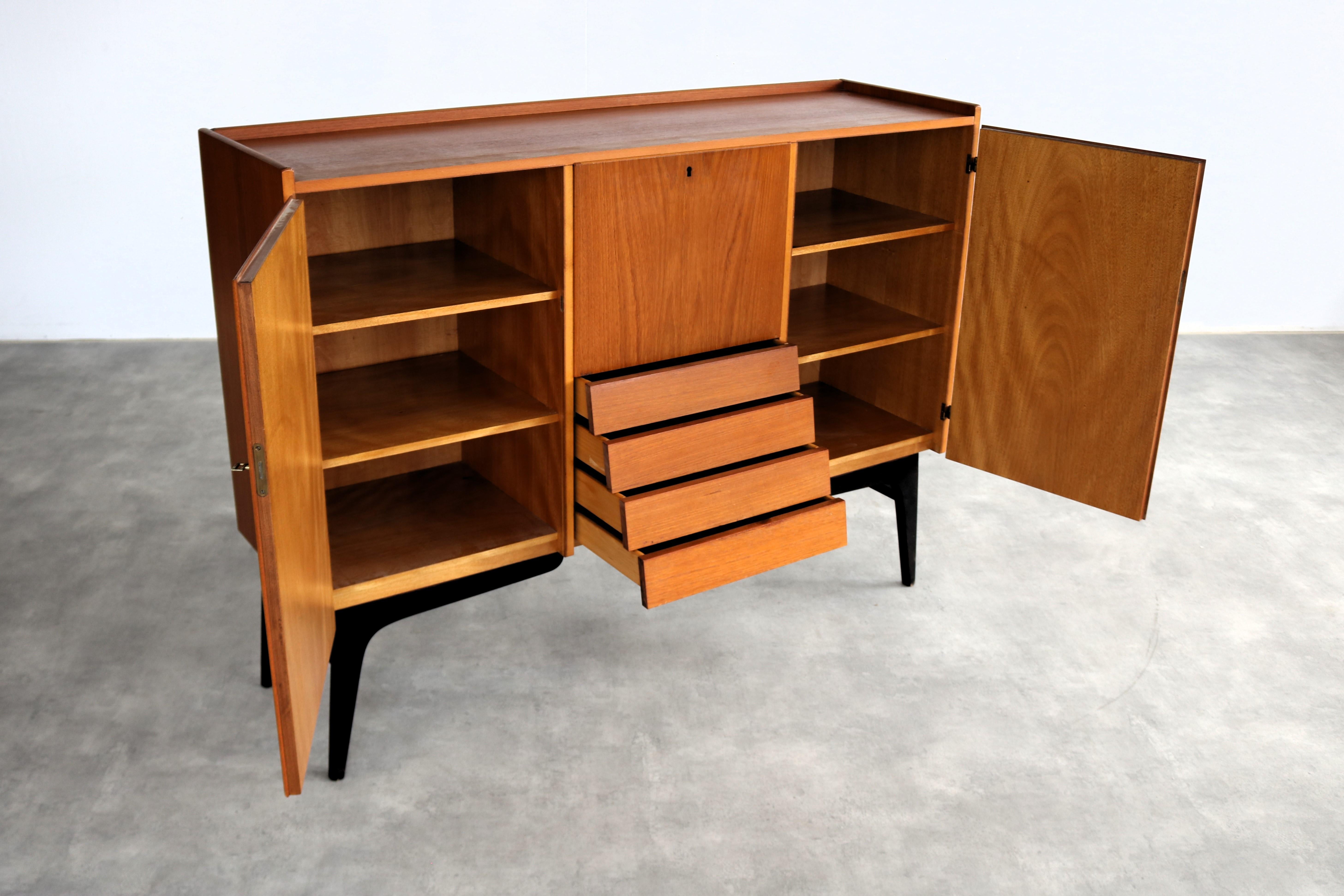 aparador vintage  armario de pared  60s  Sueco en venta 3
