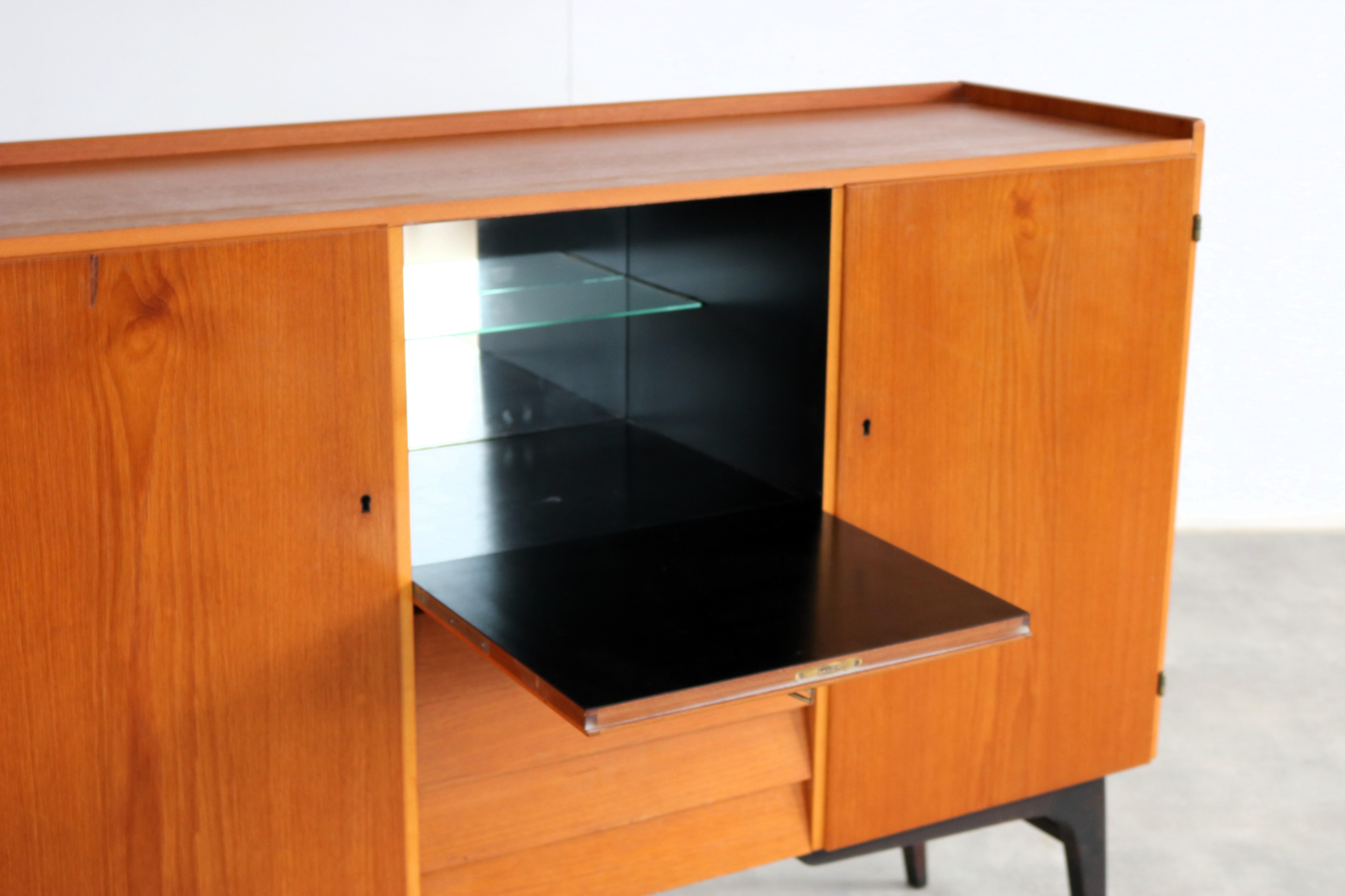 aparador vintage  armario de pared  60s  Sueco en venta 4