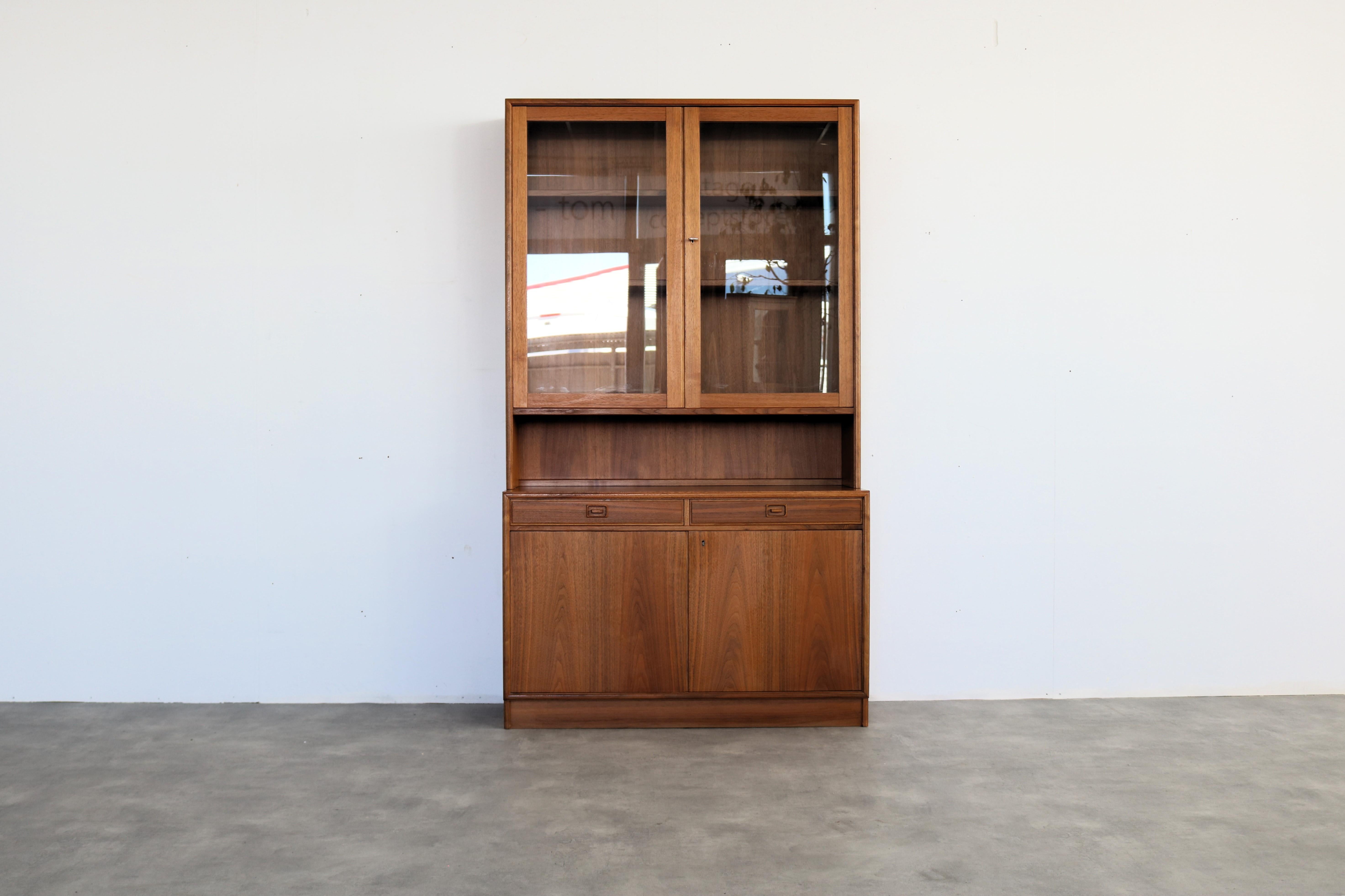 Suédois buffet vintage  armoire murale  unité murale  60's en vente