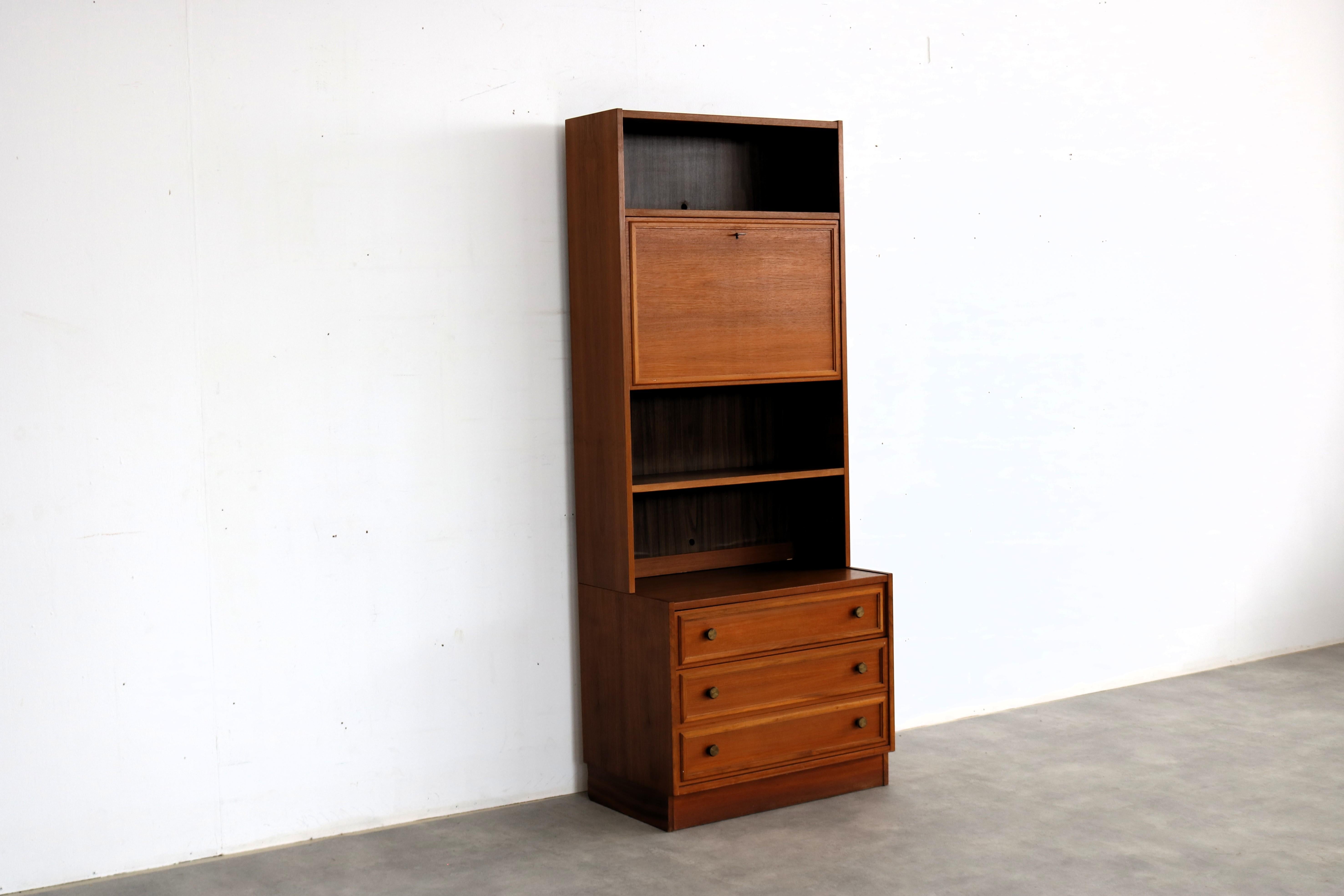 Svedese credenza vintage  unità a parete  1960s  Svezia in vendita