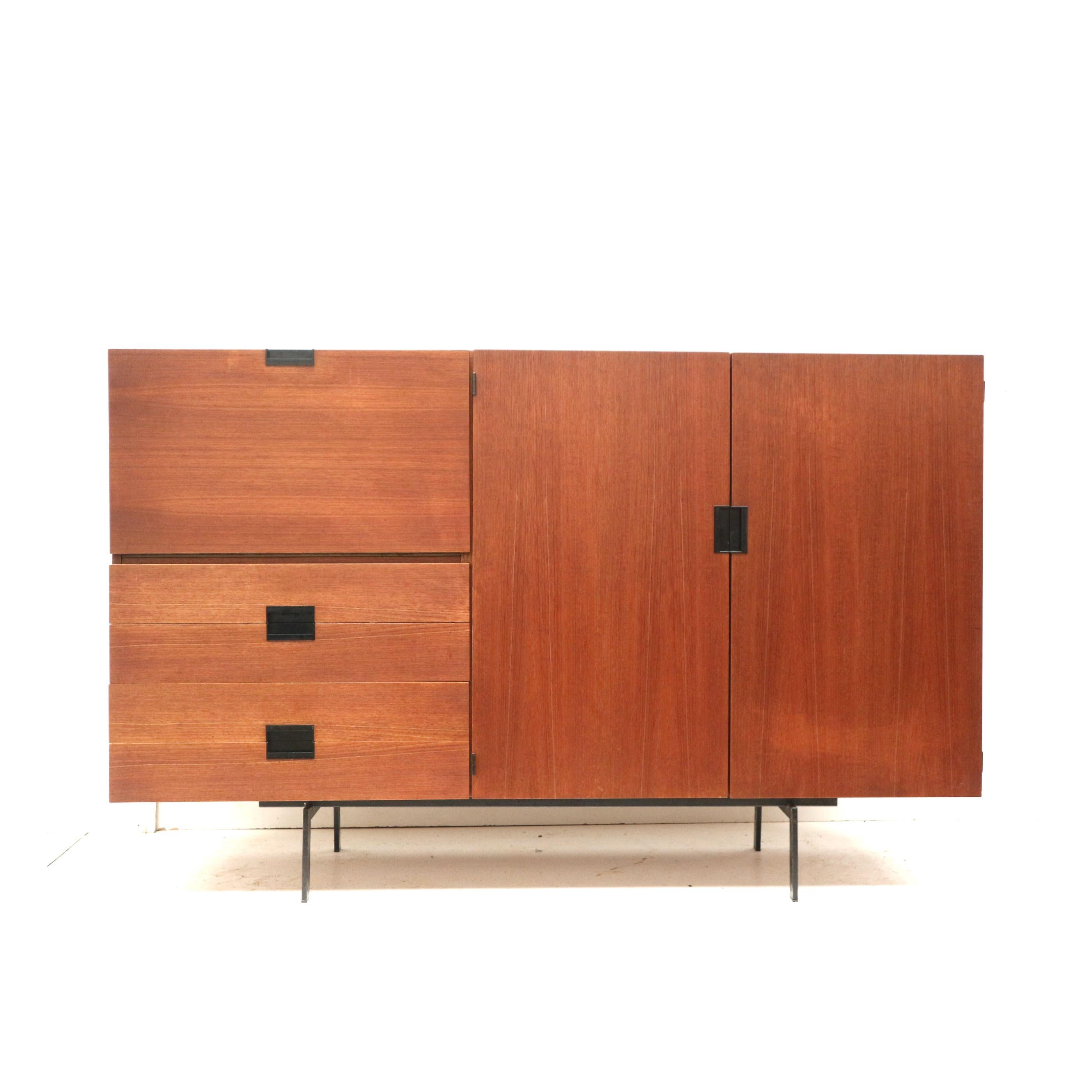 Vintage sideboard / wall unit Model CU09 from the Japanese Series Cees Braakman In Good Condition For Sale In Breda, NB