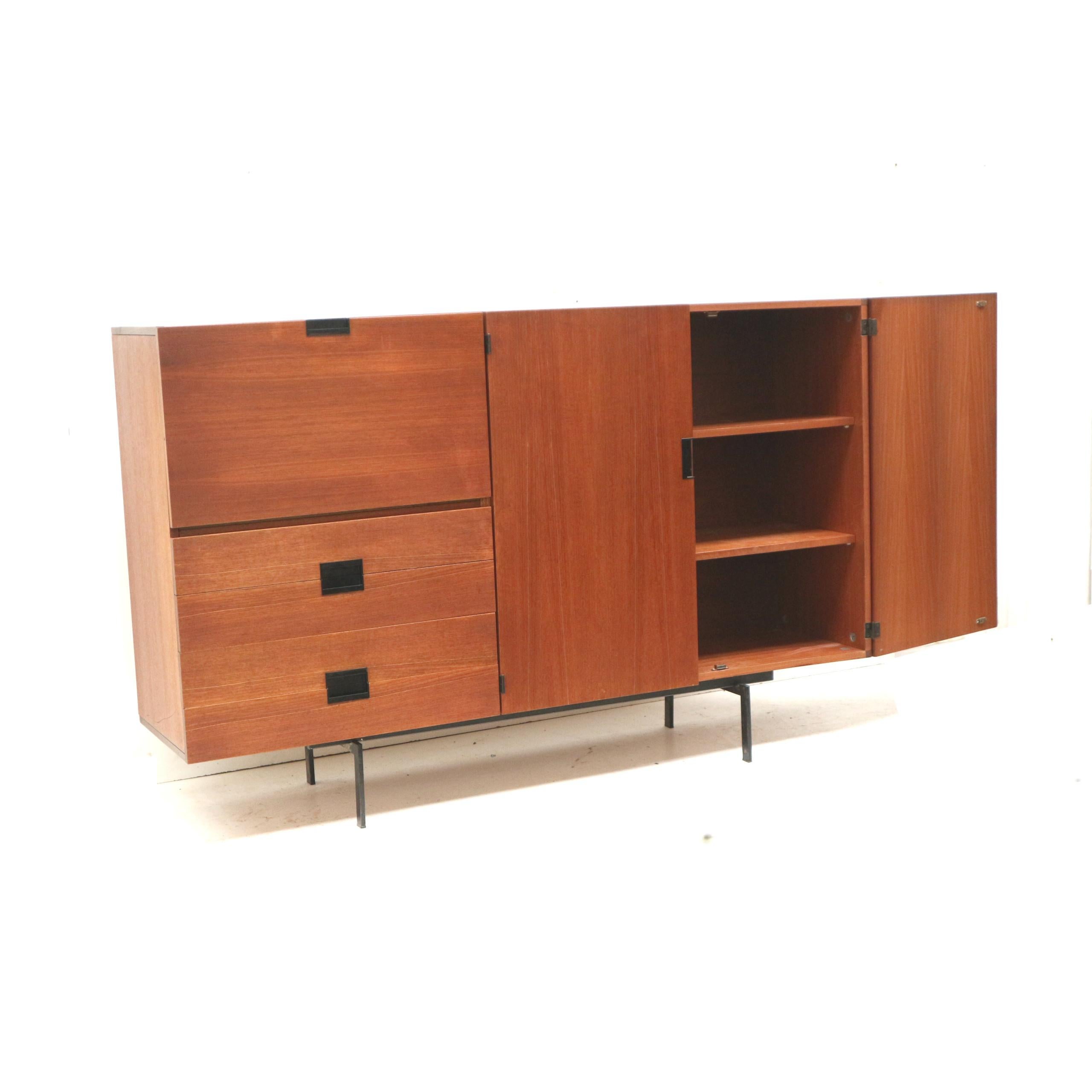 Vintage sideboard / wall unit Model CU09 from the Japanese Series Cees Braakman For Sale 2