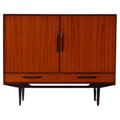 Retro sideboard with drawers
