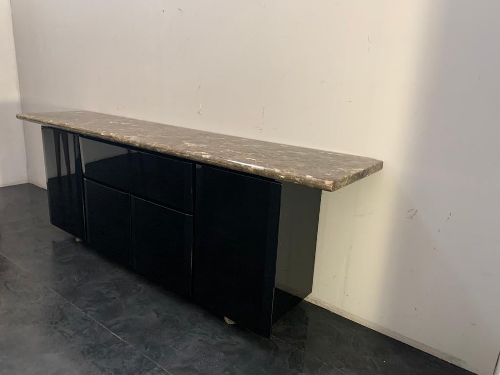 Vintage Sideboard with Quartz Top and Black Base by Giotto Stoppino for Acerbis In Good Condition For Sale In Montelabbate, PU