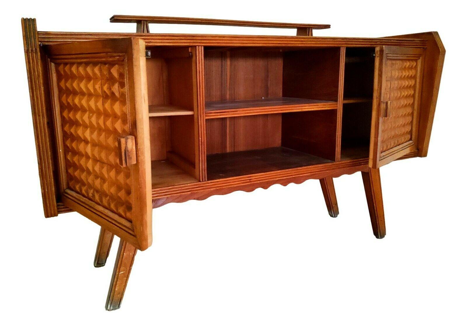 Splendid original sideboard from the 60s, design by paolo buffa, with small upper riser

It measures approximately 160 cm in length, 46 cm in width, 90 cm in height (part of the cabinet) - 100 cm in height including riser

Two openable