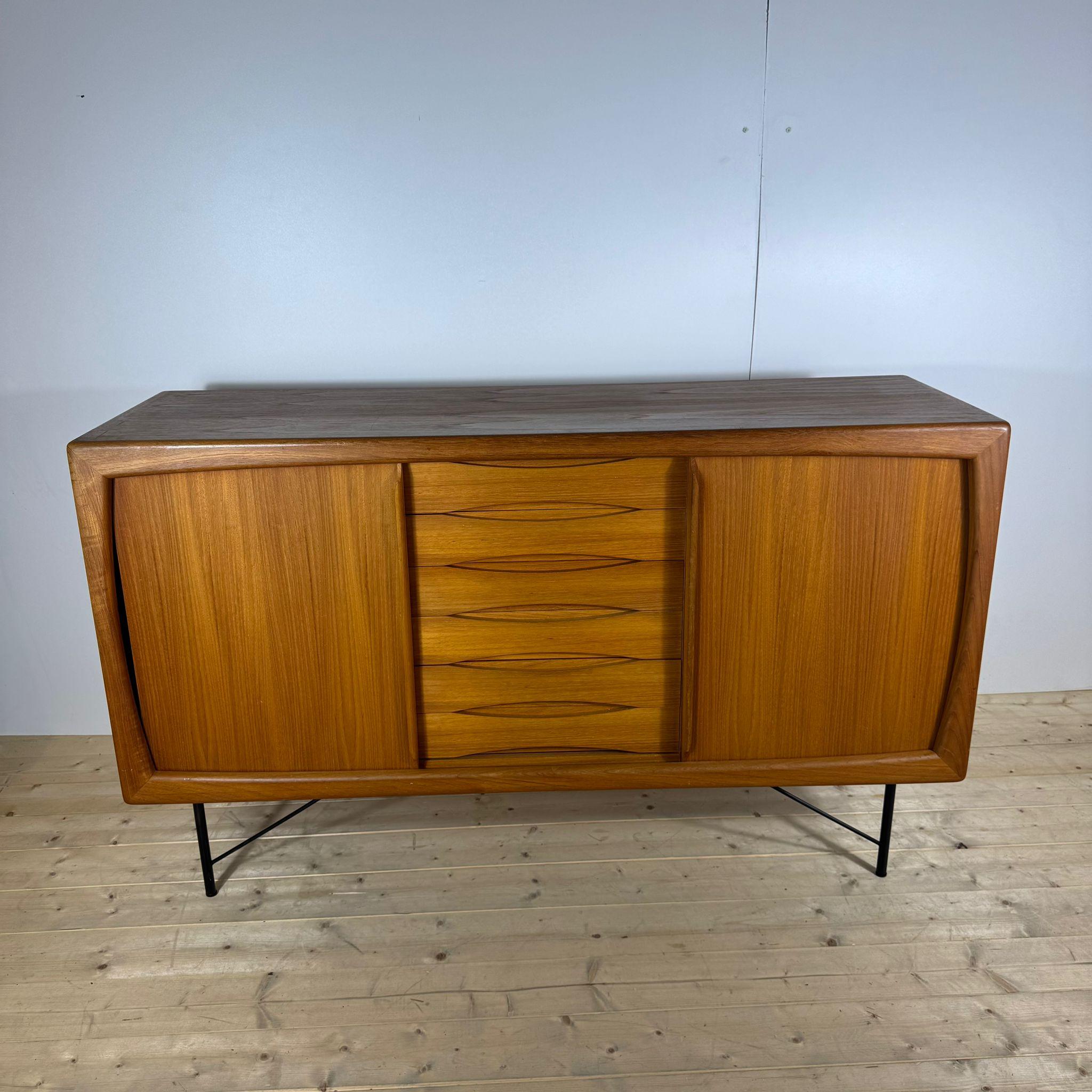 Mid-Century Modern Vintage sieboard, Denmark 1960s For Sale