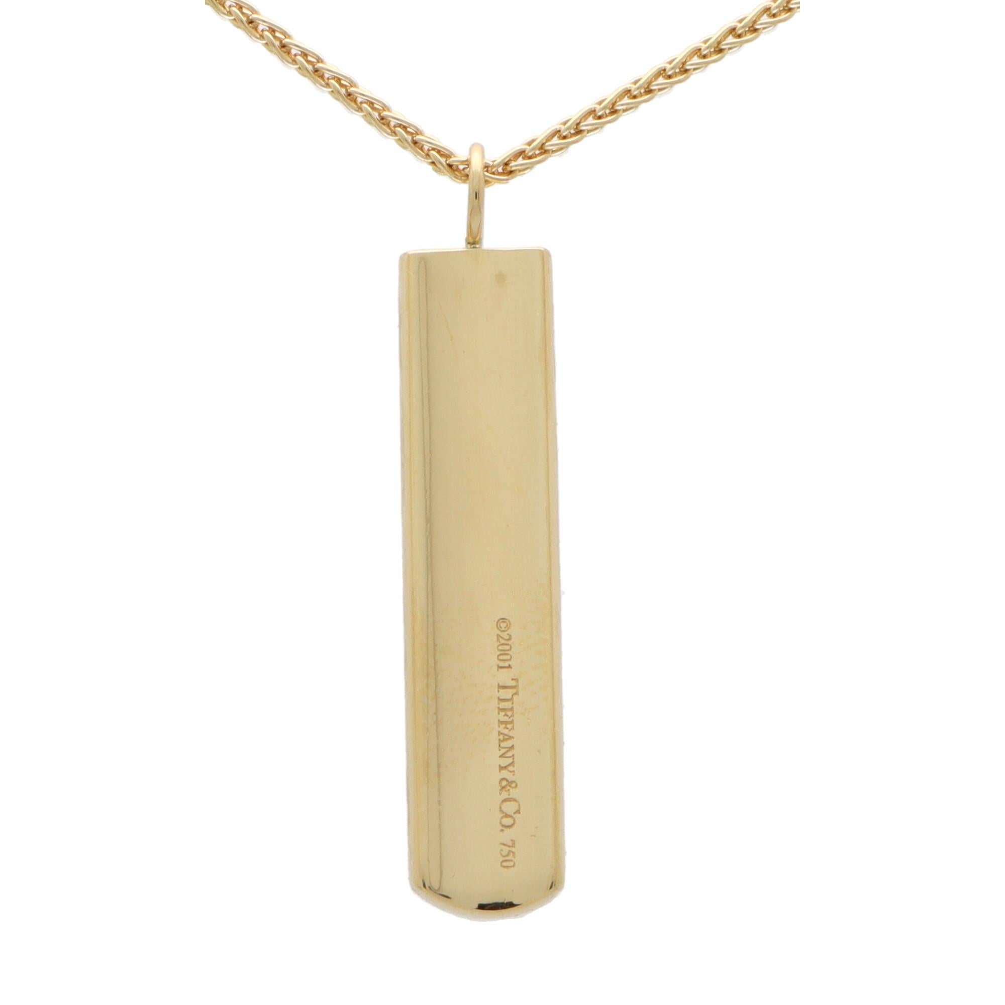 Vintage Signature Tiffany & Co. Bar Pendant Set in Solid 18k Yellow Gold In Excellent Condition In London, GB