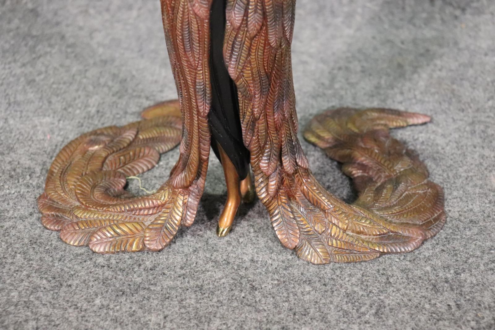 20ième siècle Robe vintage Art Déco Erte sculptée en bronze intitulée plumes en vente