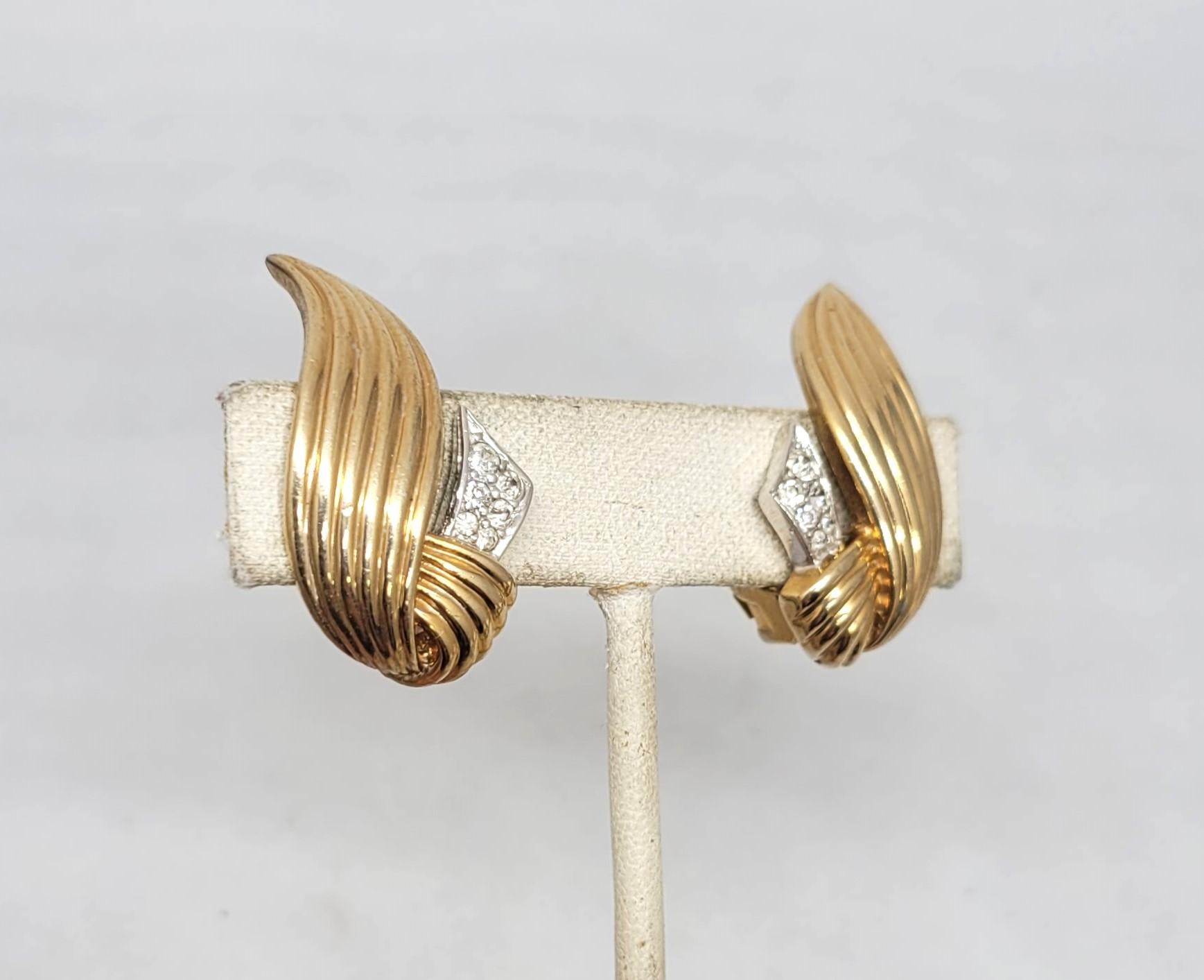 Goldtone ridged 
