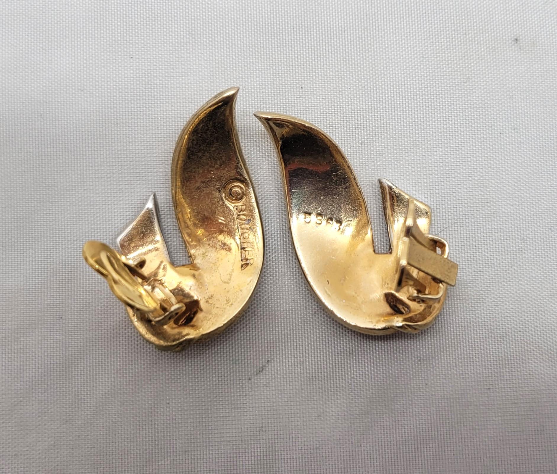 Vintage Signed Boucher Goldtone Pavé Clear Rhinestone Clip Earrings For Sale 2