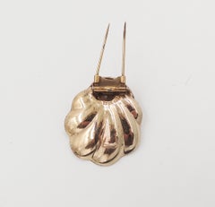 Vintage Signed Boucher Goldtone Shell Faux-Pearl & Rhinestone Fur Clip, 1947