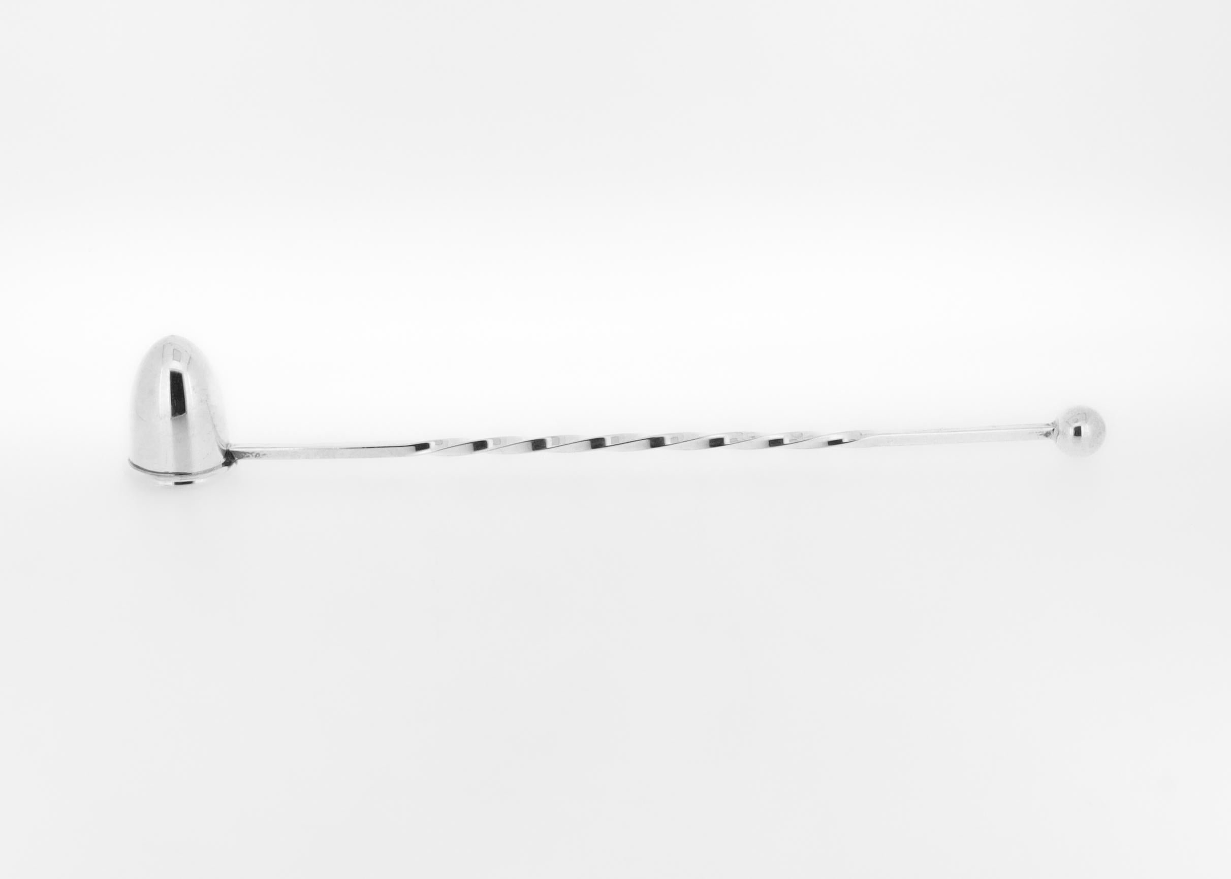 Mid-Century Modern Vintage Signé Cartier Mid-Century Sterling Silver Candle Snuffer (éteignoir à bougie) en vente