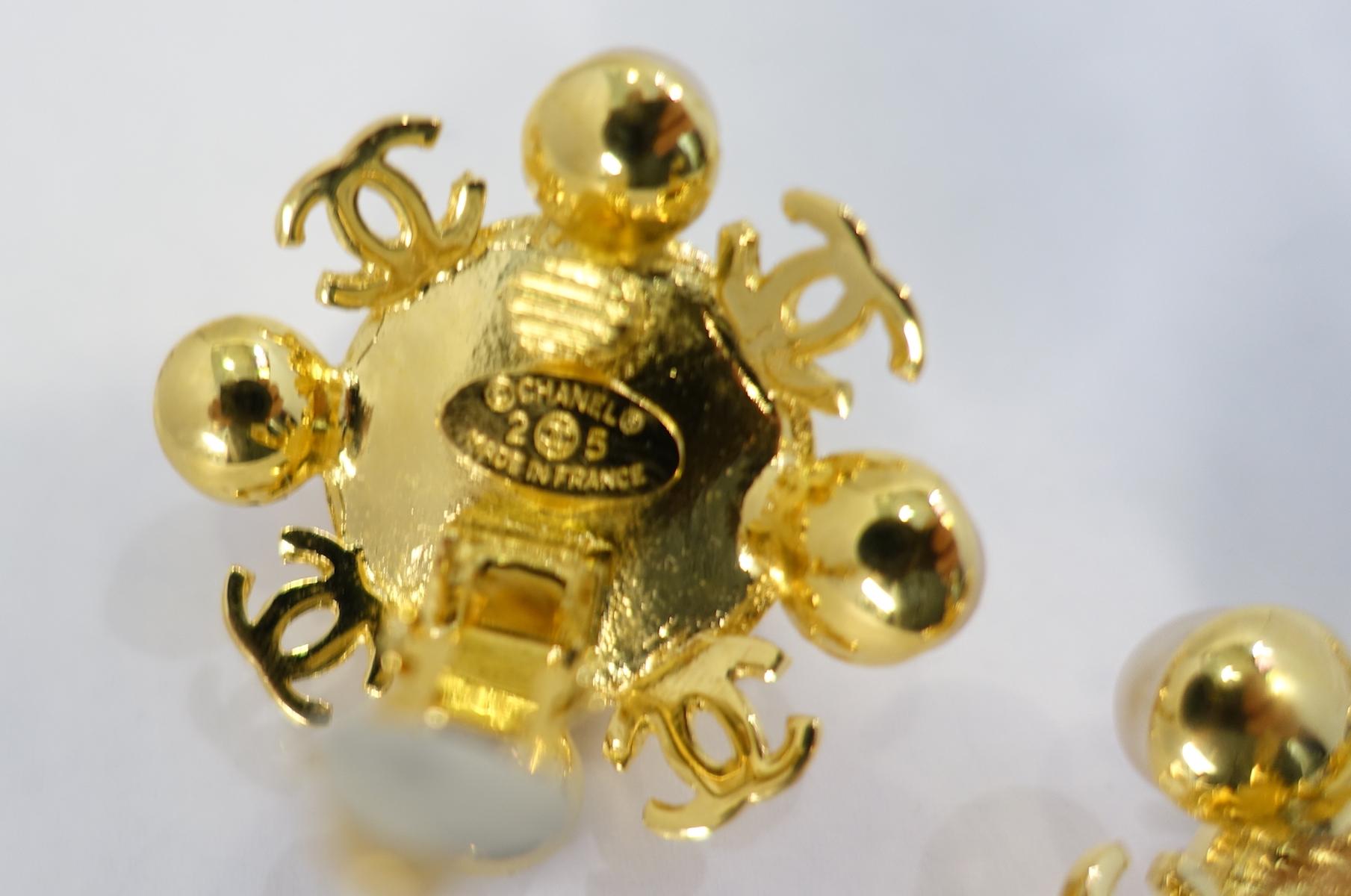 Women's Vintage Signed Chanel 25 Faux Pearl CC Logo Earrings