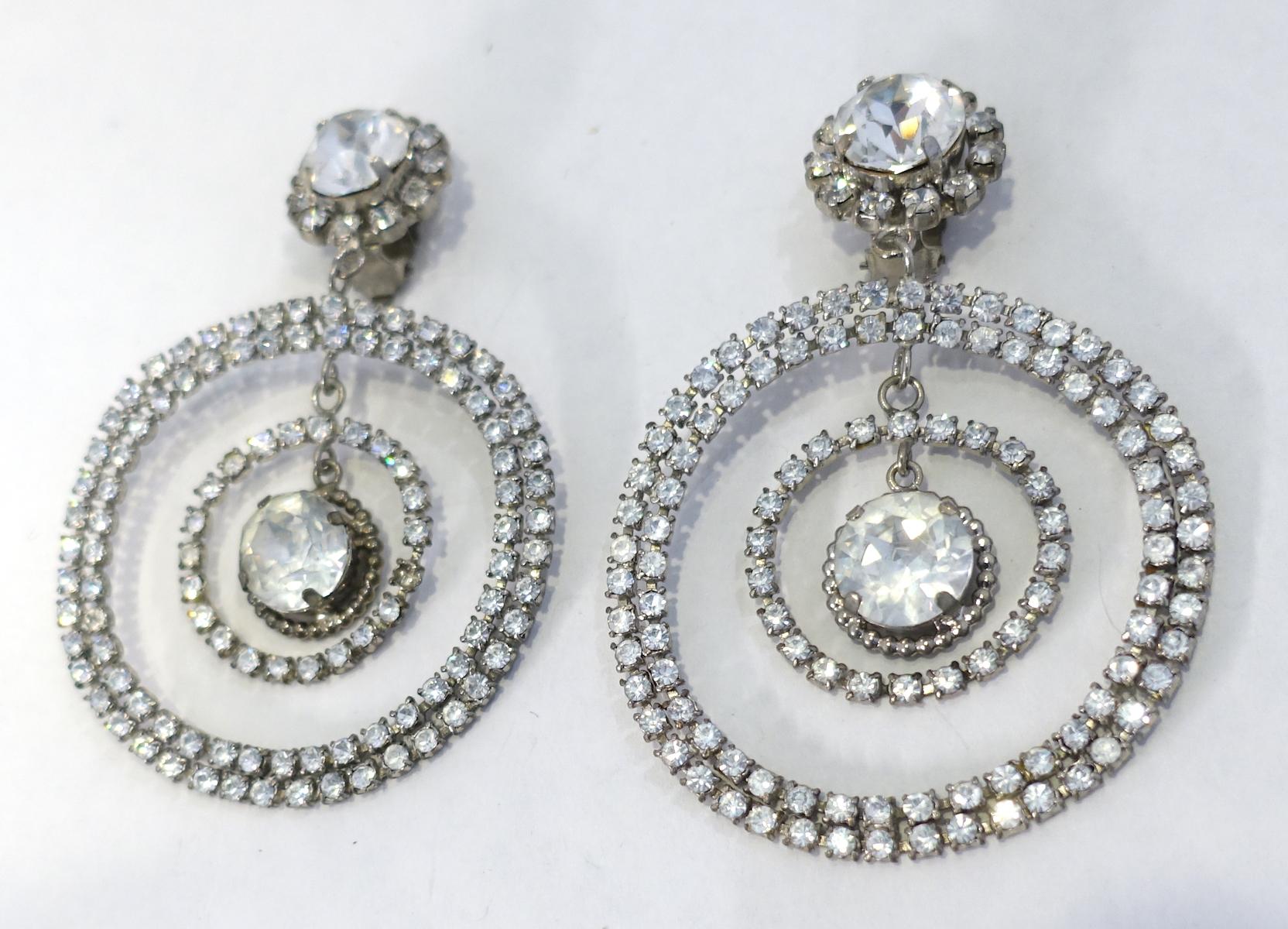 Vintage Signed Chanel Season 28 Multi-Hoop Crystals Earrings In Good Condition In New York, NY